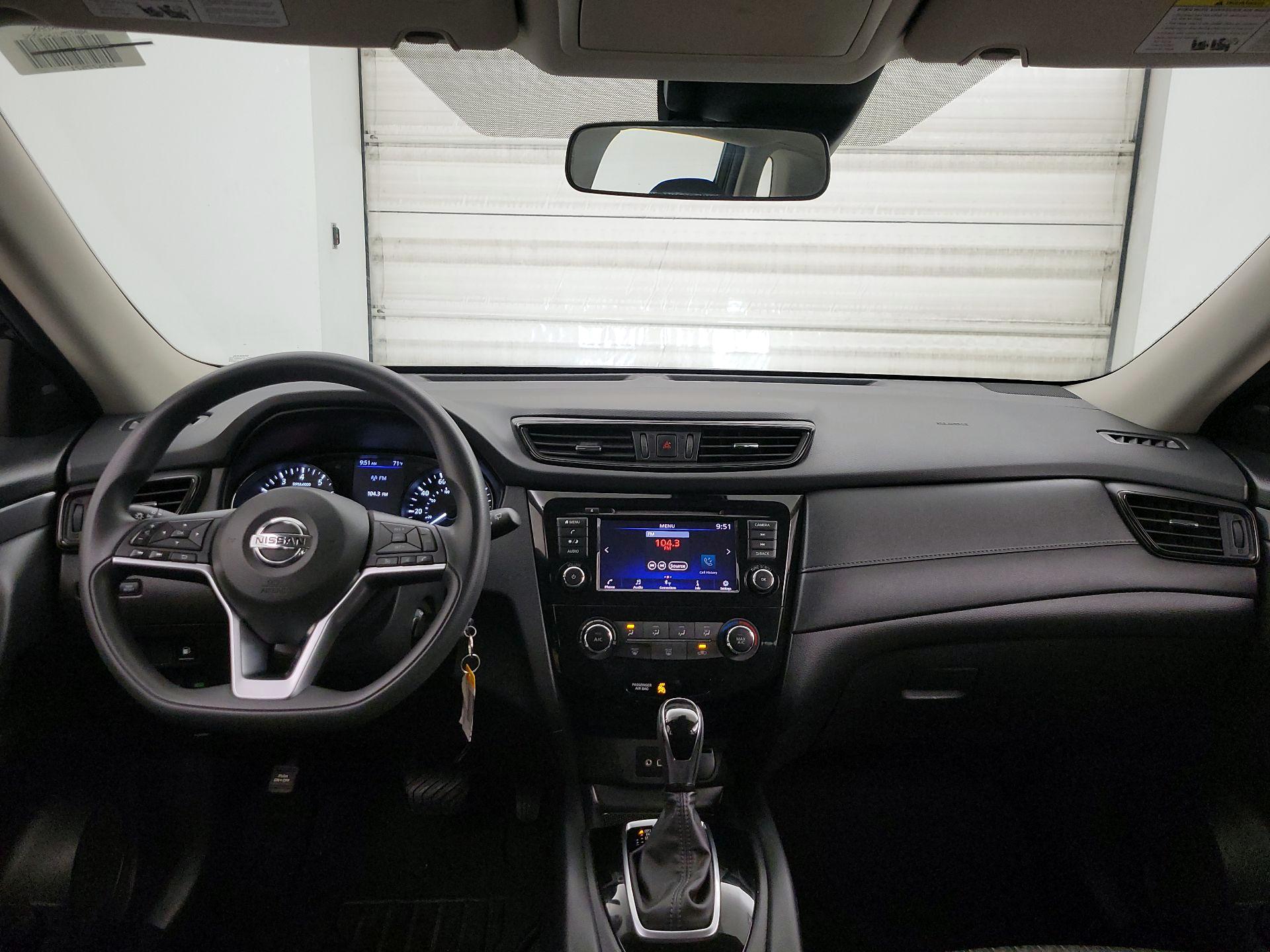 Thumbnail: 2020 Nissan Rogue - 9