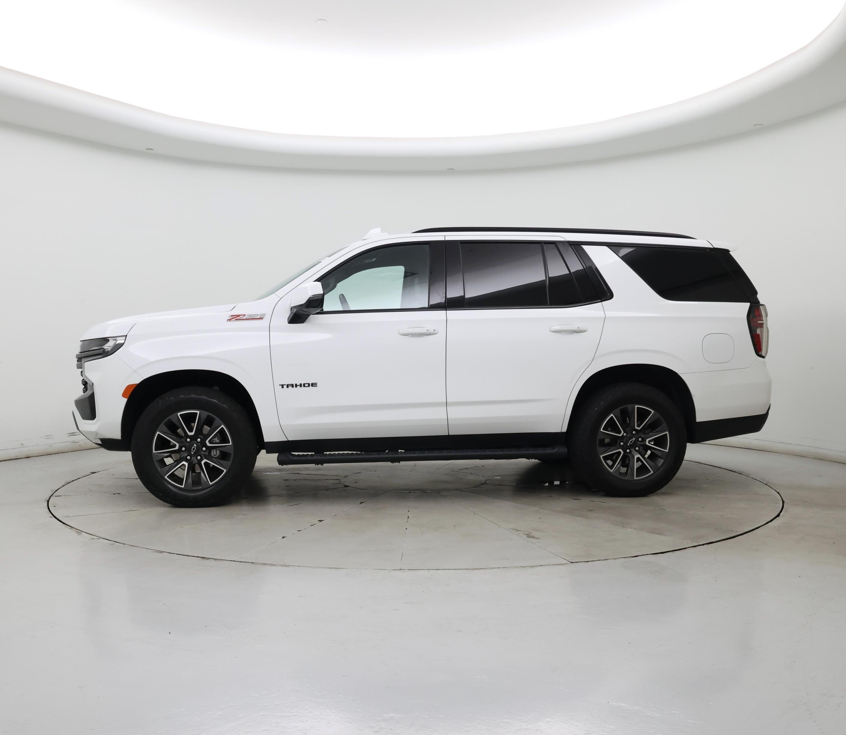 Thumbnail: 2022 Chevrolet Tahoe - 3