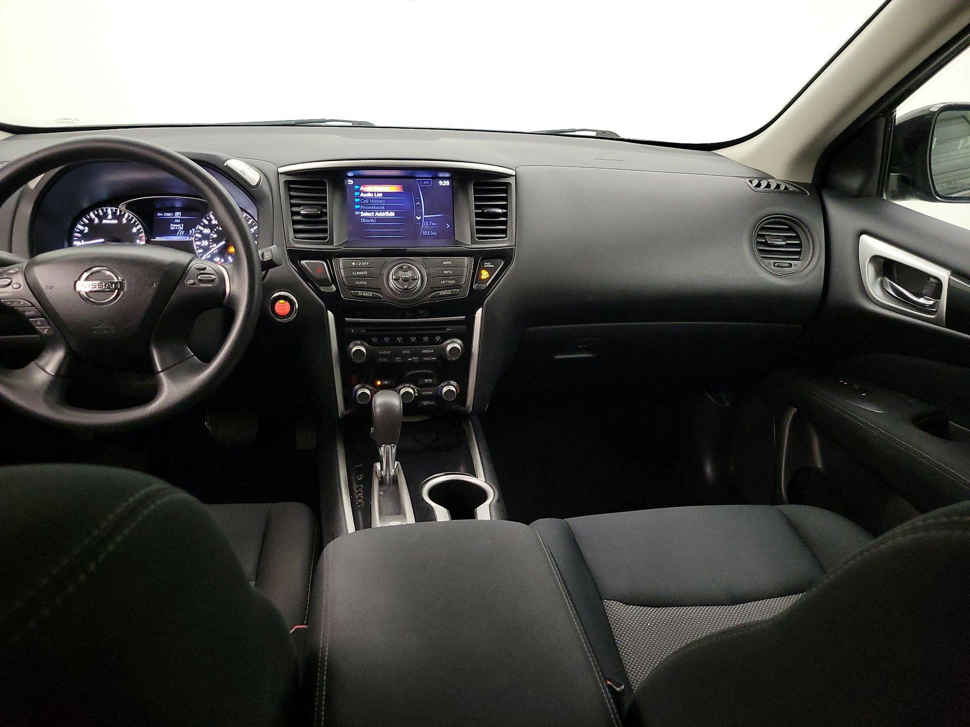 Thumbnail: 2017 Nissan Pathfinder - 9