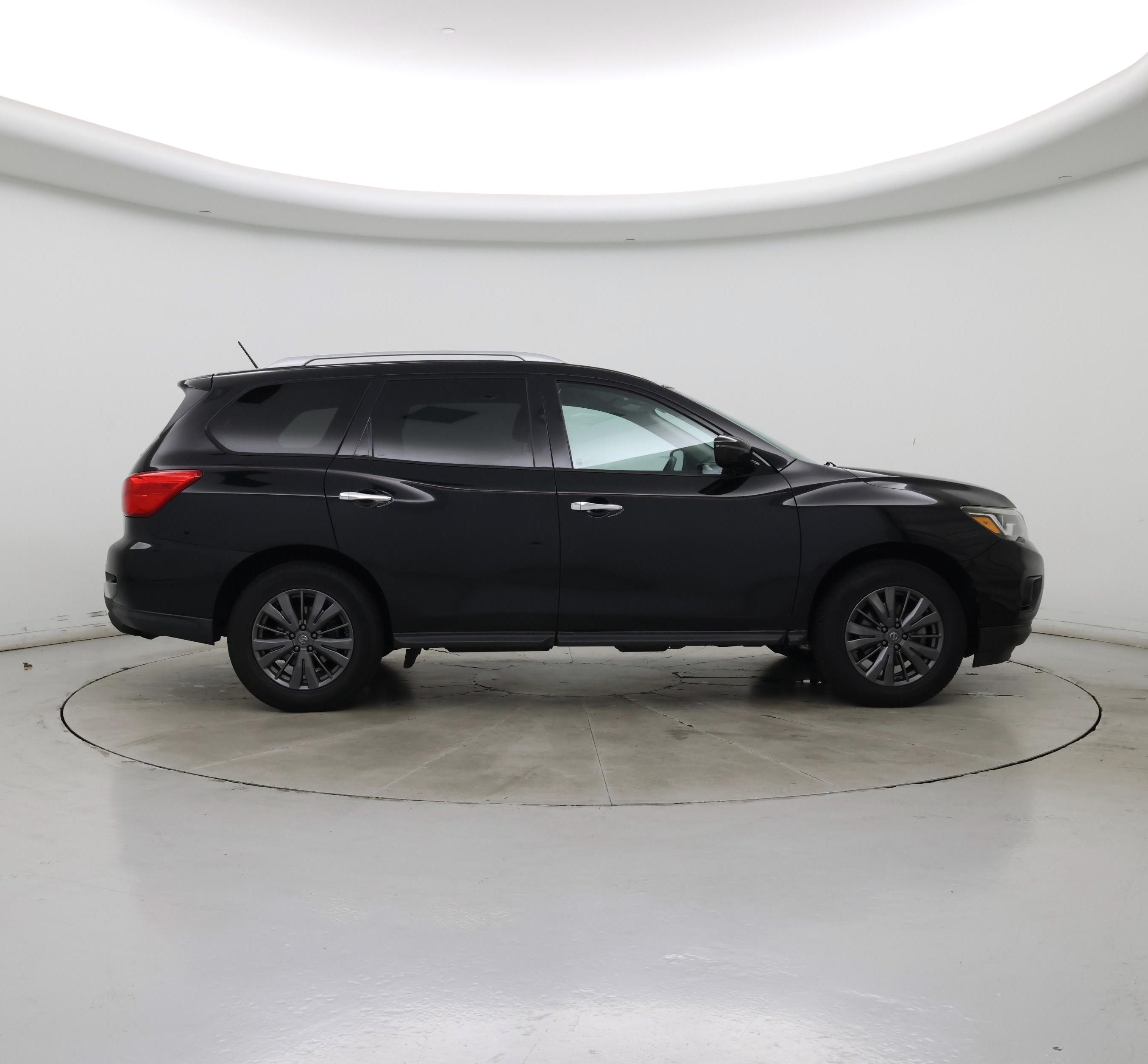 Thumbnail: 2017 Nissan Pathfinder - 7