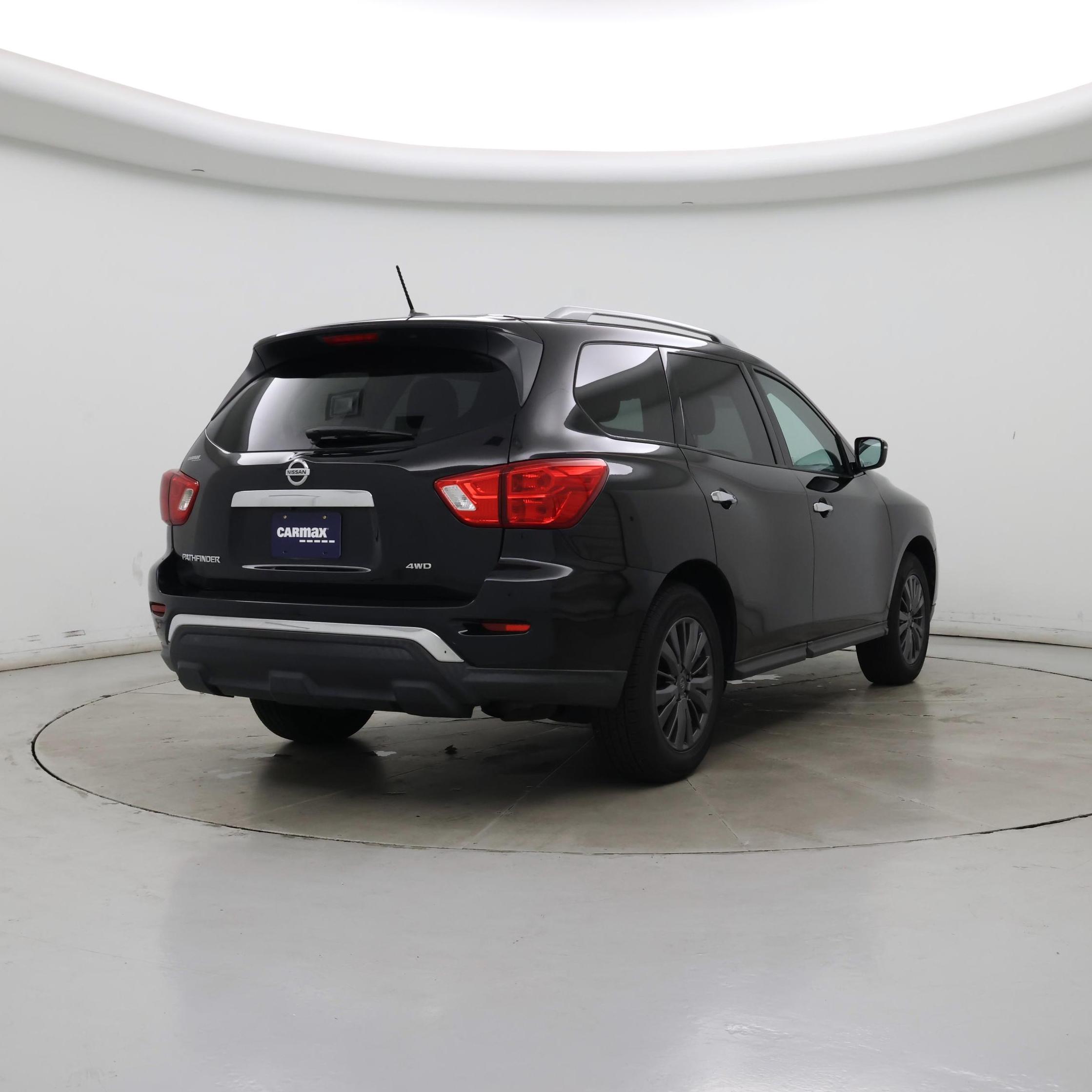Thumbnail: 2017 Nissan Pathfinder - 8