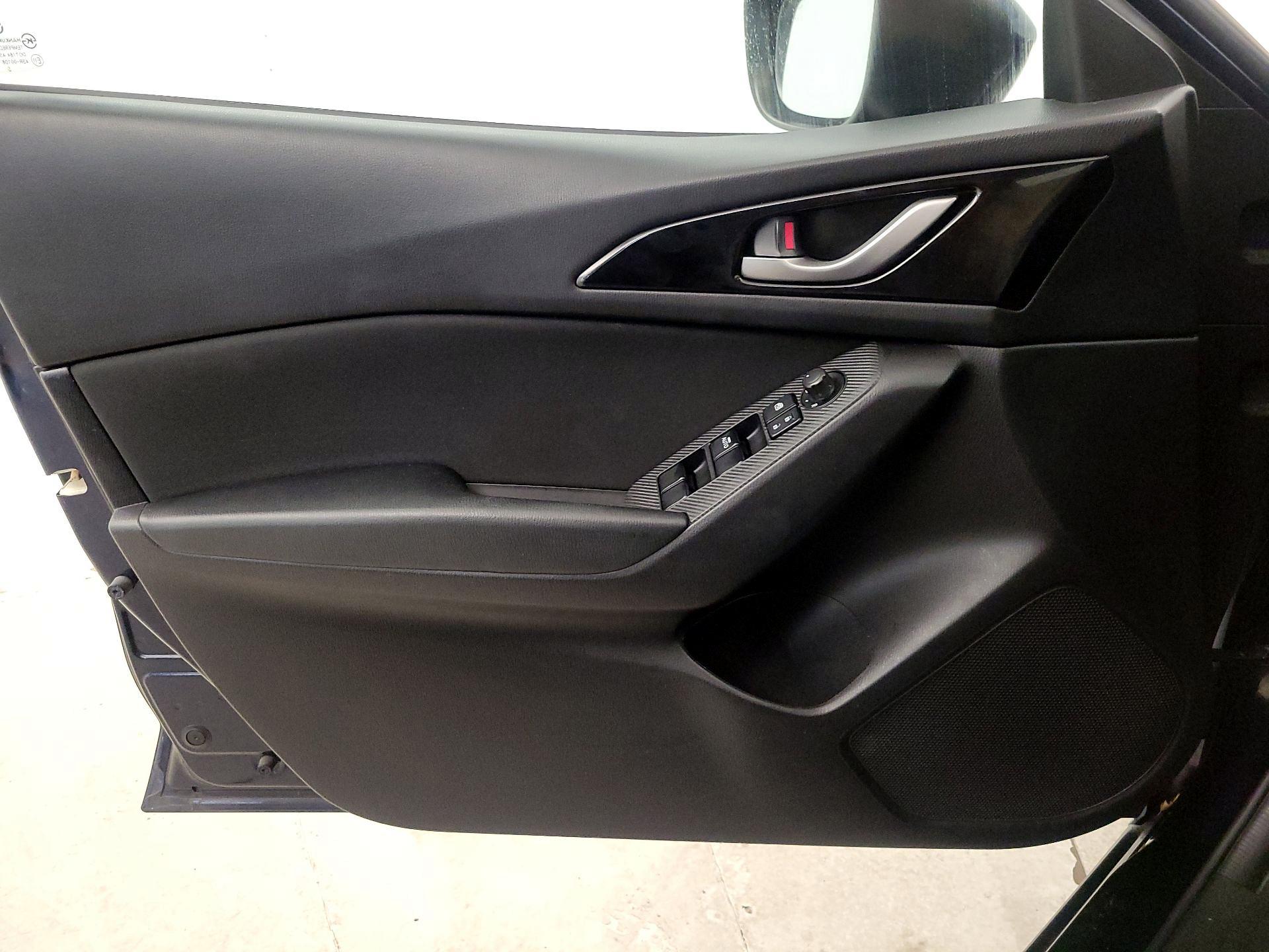 Thumbnail: 2015 Mazda Mazda3 - 12