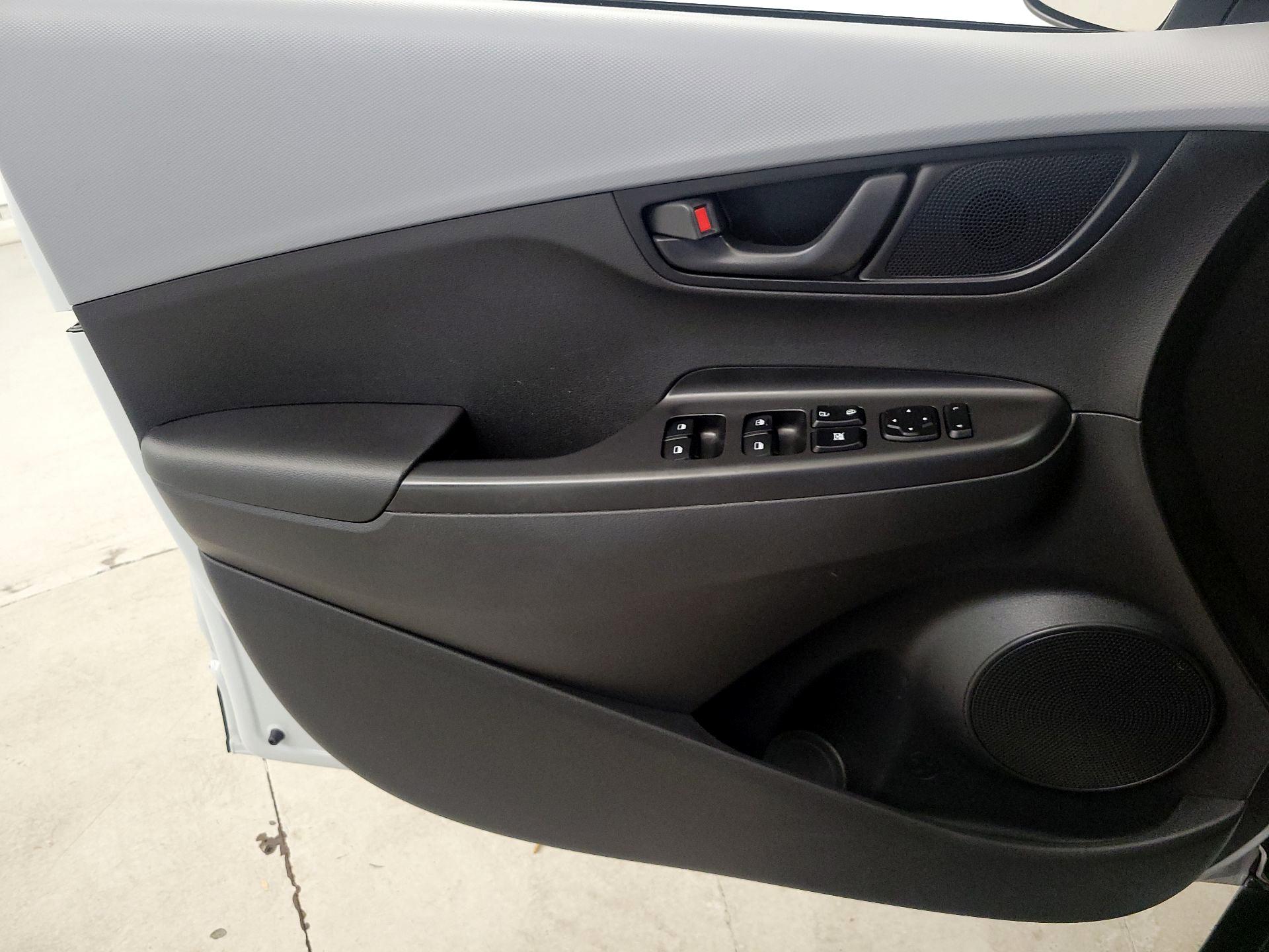 Thumbnail: 2020 Hyundai Kona - 12