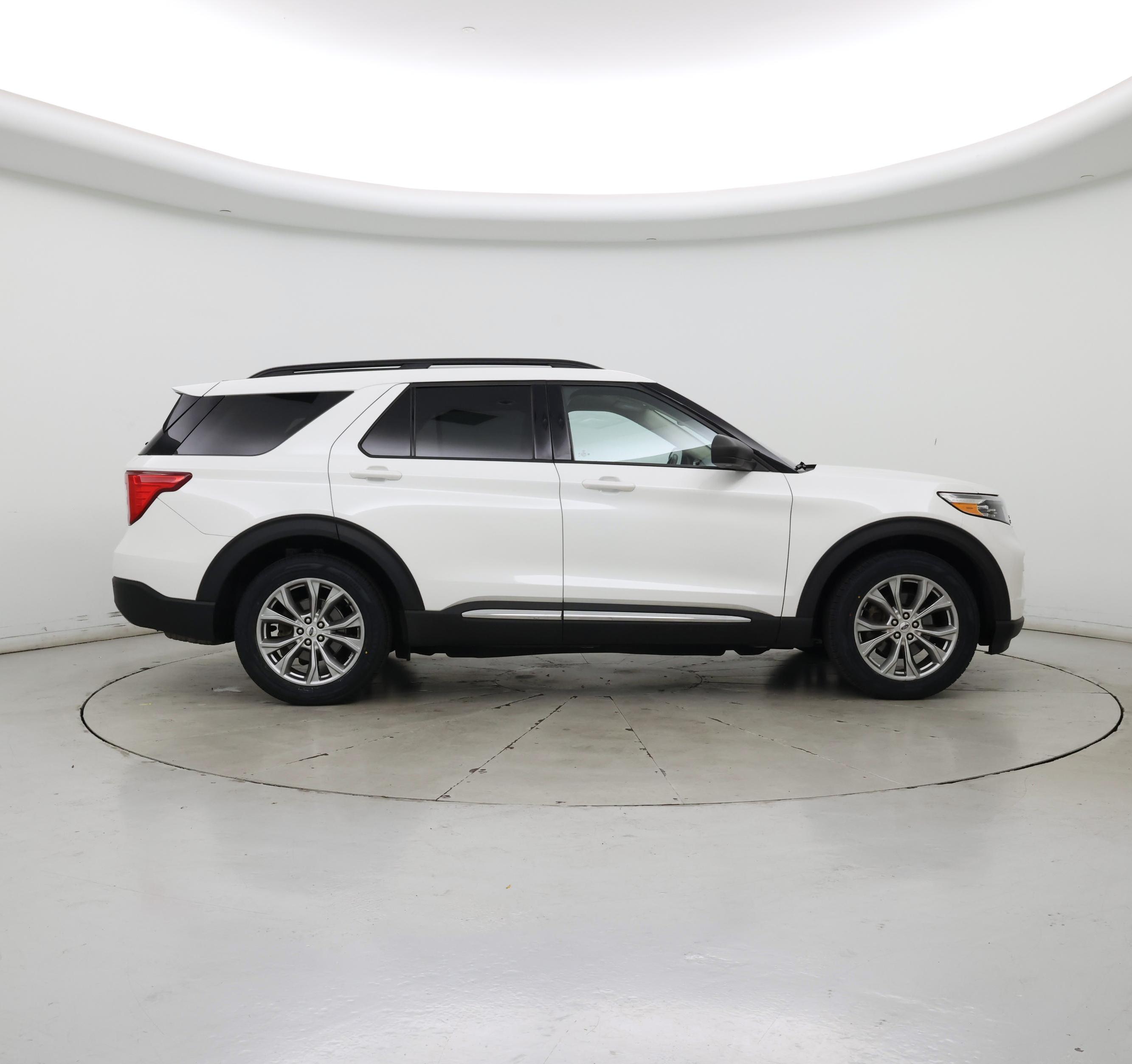 Thumbnail: 2021 Ford Explorer - 7