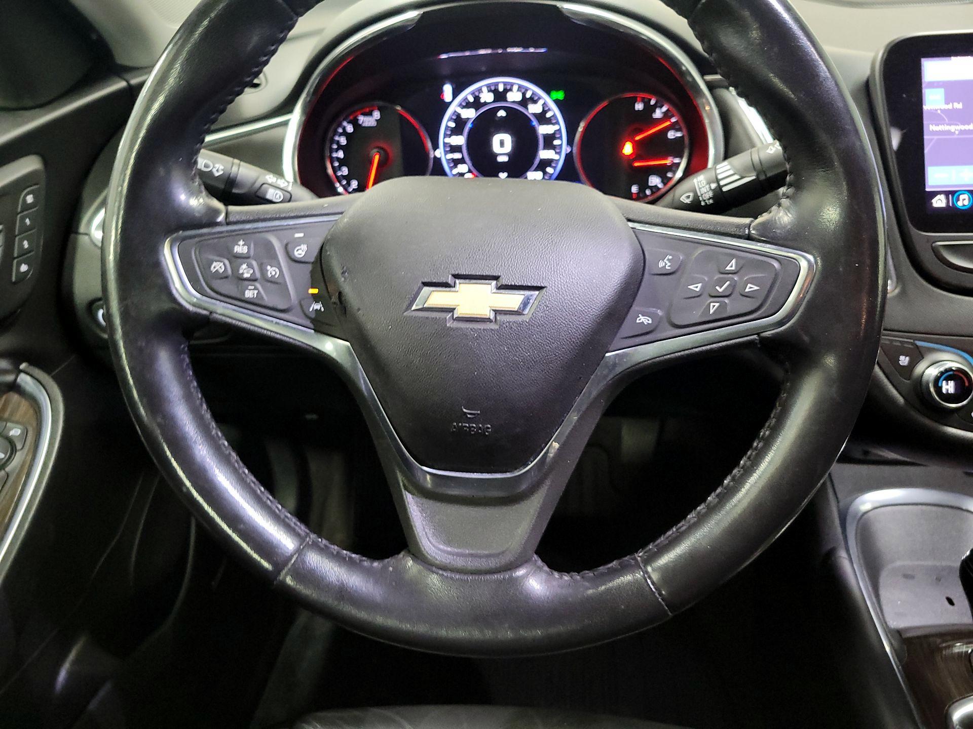 Thumbnail: 2020 Chevrolet Malibu - 10