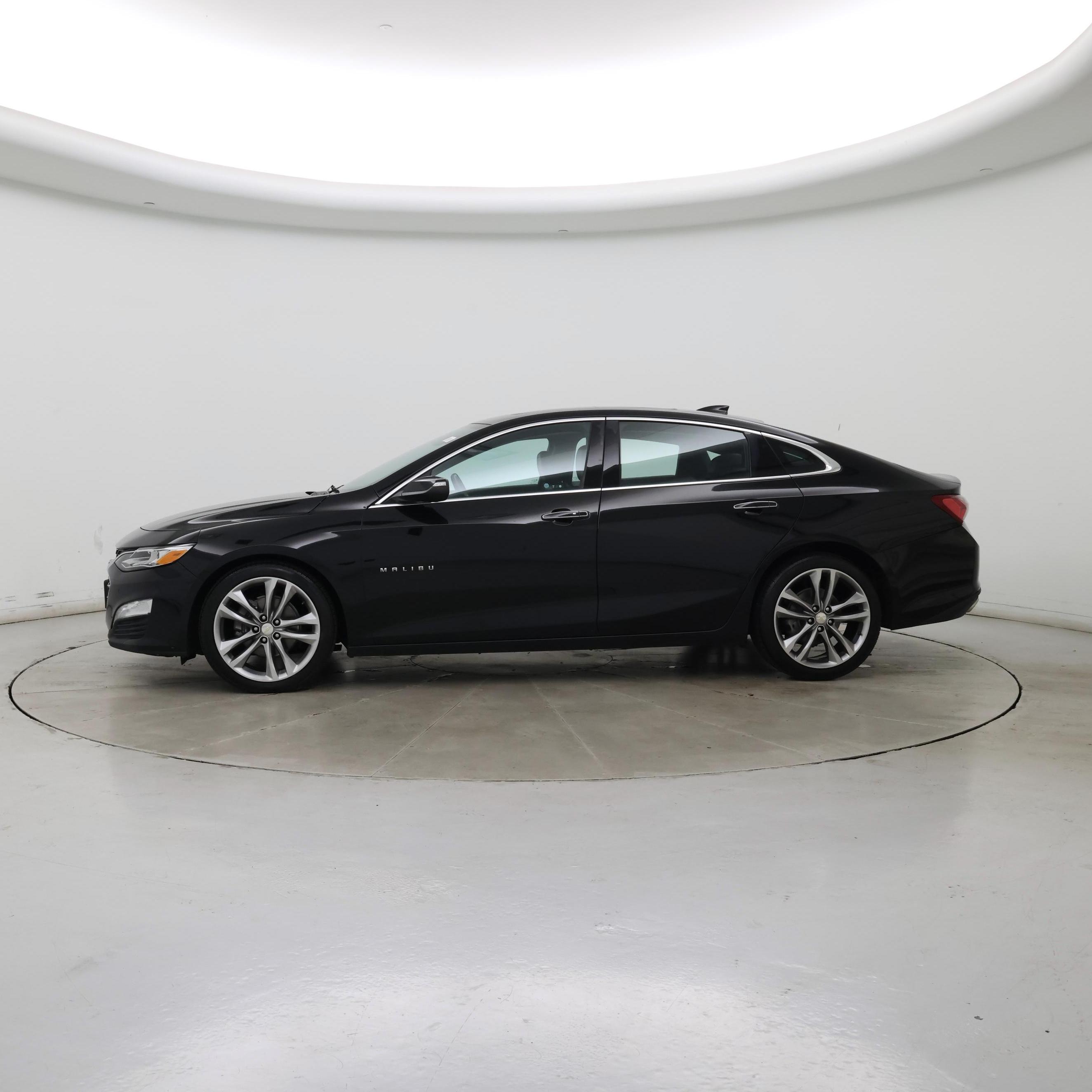 Thumbnail: 2020 Chevrolet Malibu - 3