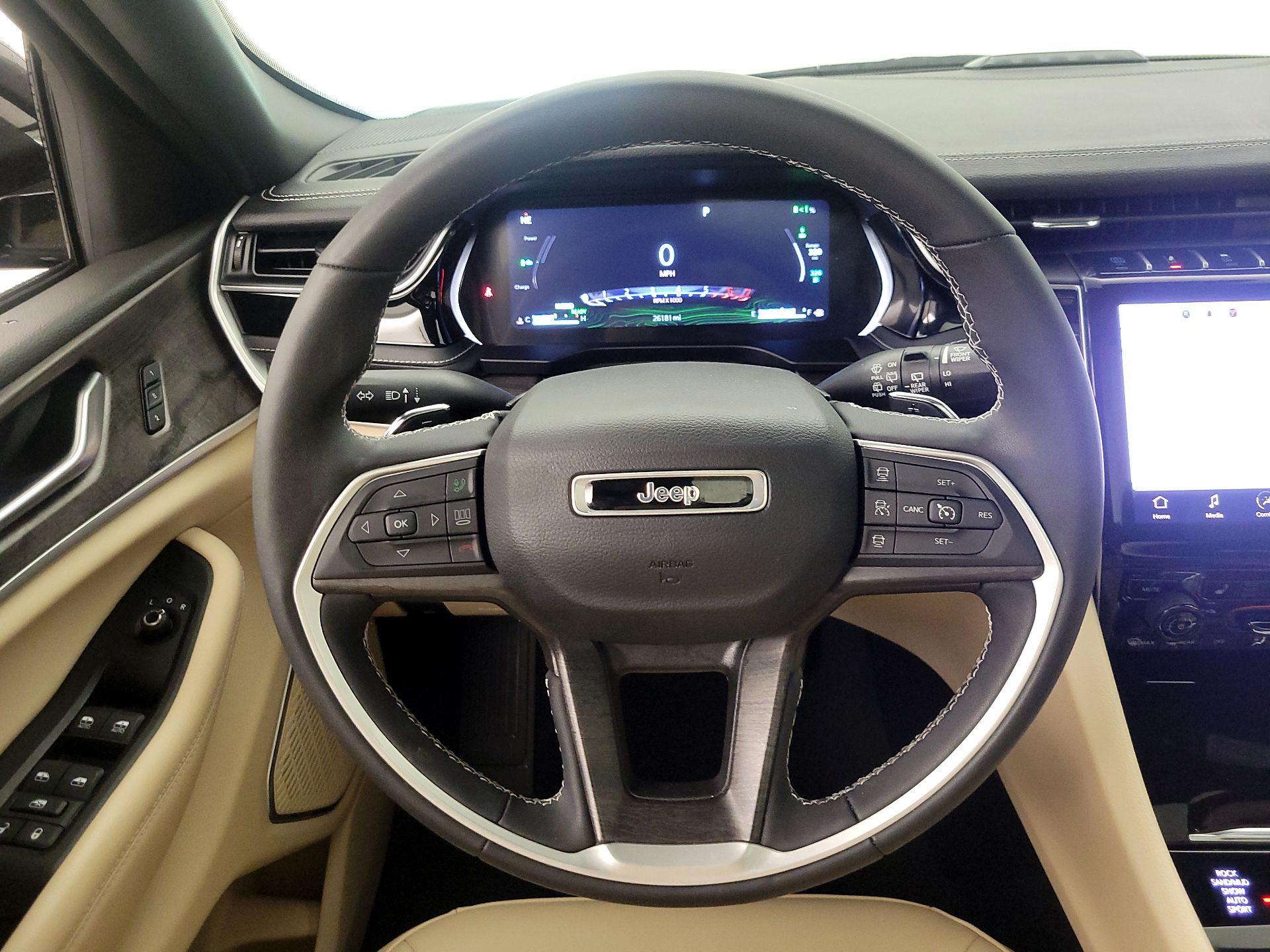Thumbnail: 2023 Jeep Grand Cherokee - 10
