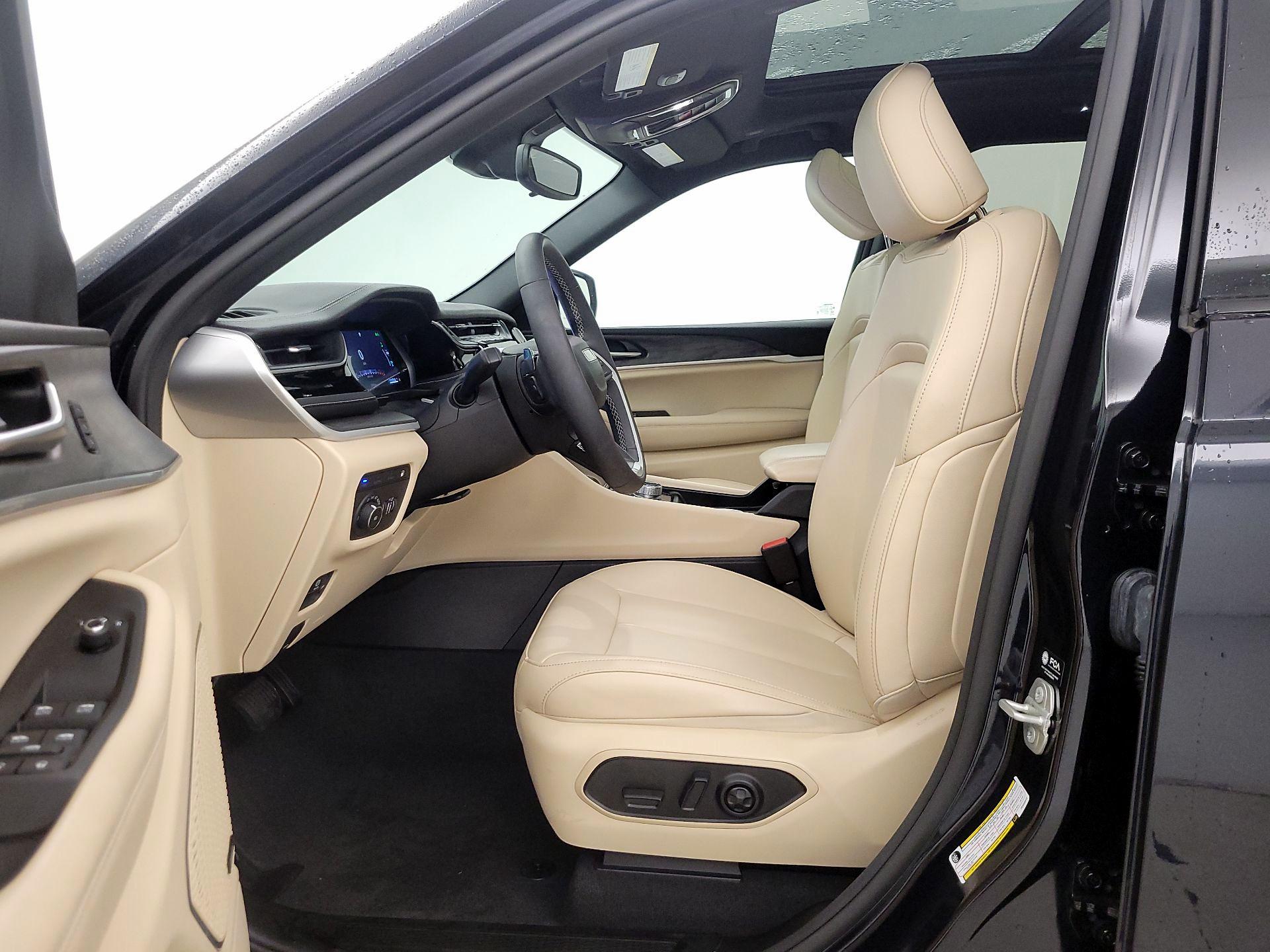 Thumbnail: 2023 Jeep Grand Cherokee - 11