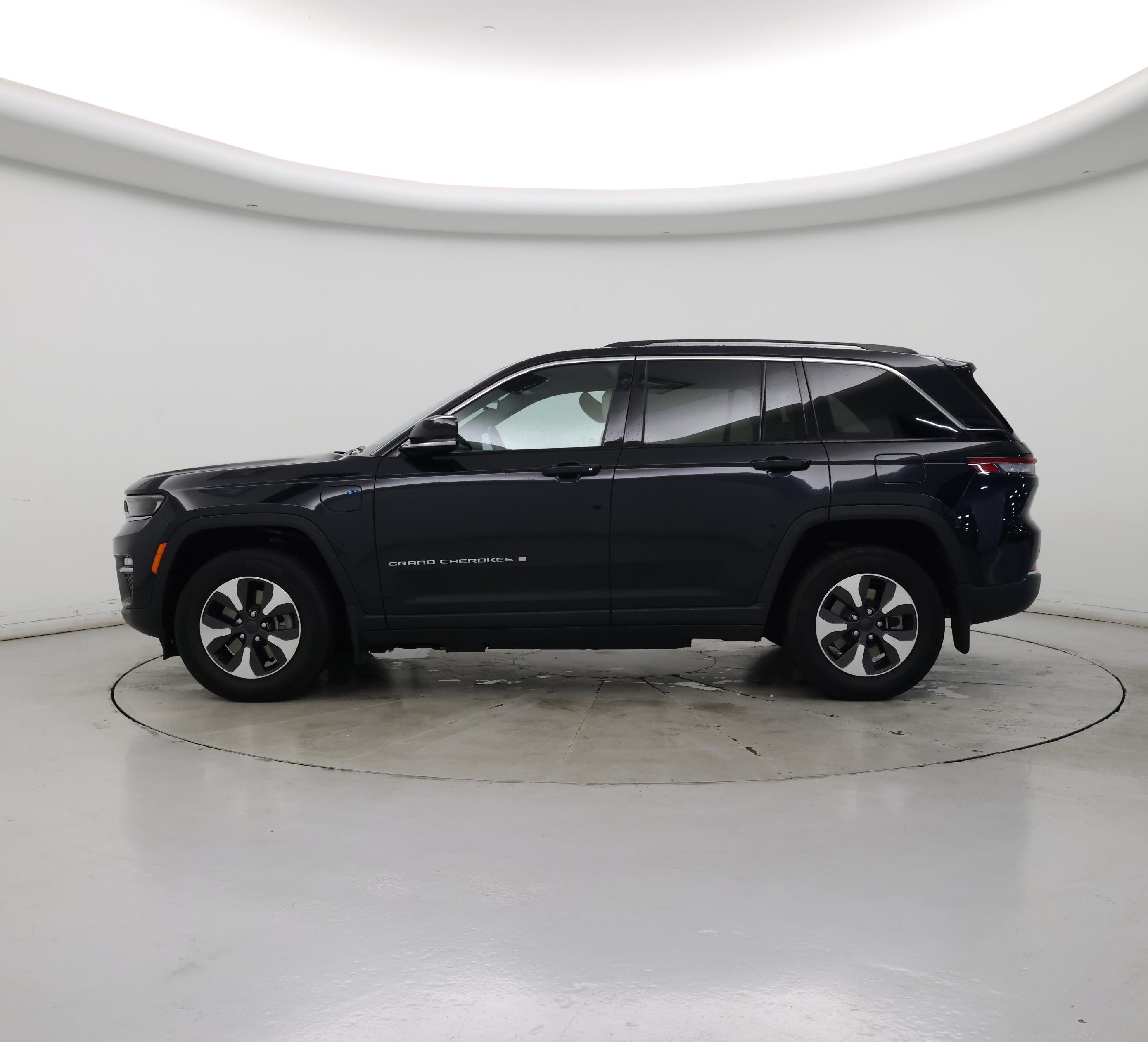 Thumbnail: 2023 Jeep Grand Cherokee - 3