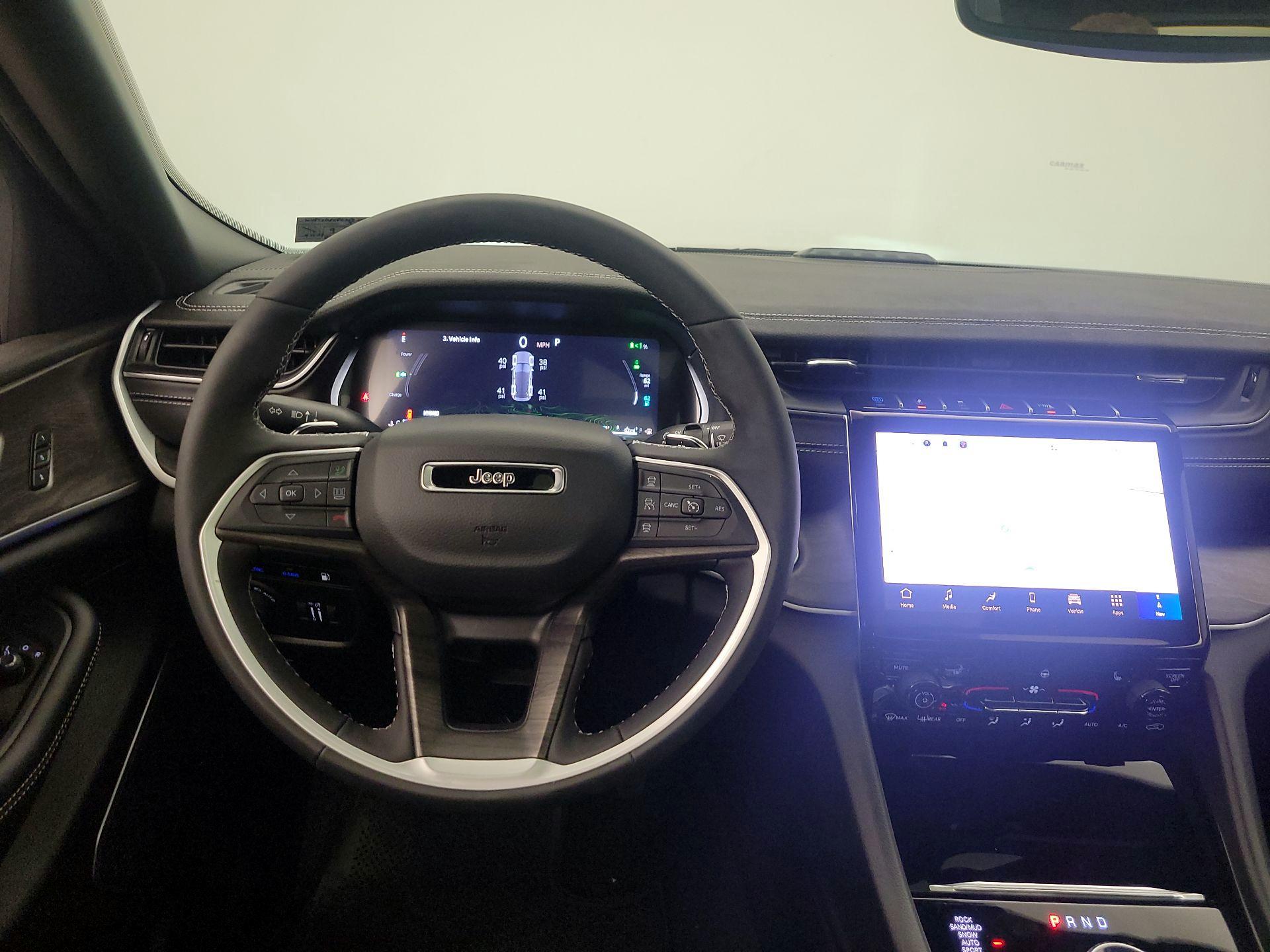 Thumbnail: 2024 Jeep Grand Cherokee - 10