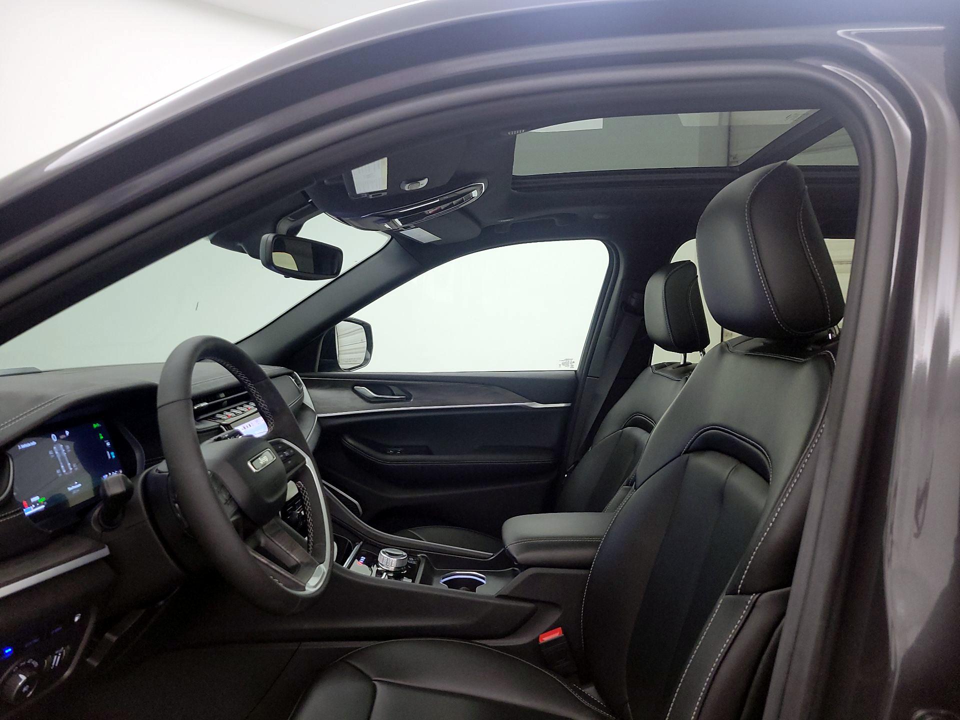 Thumbnail: 2024 Jeep Grand Cherokee - 20