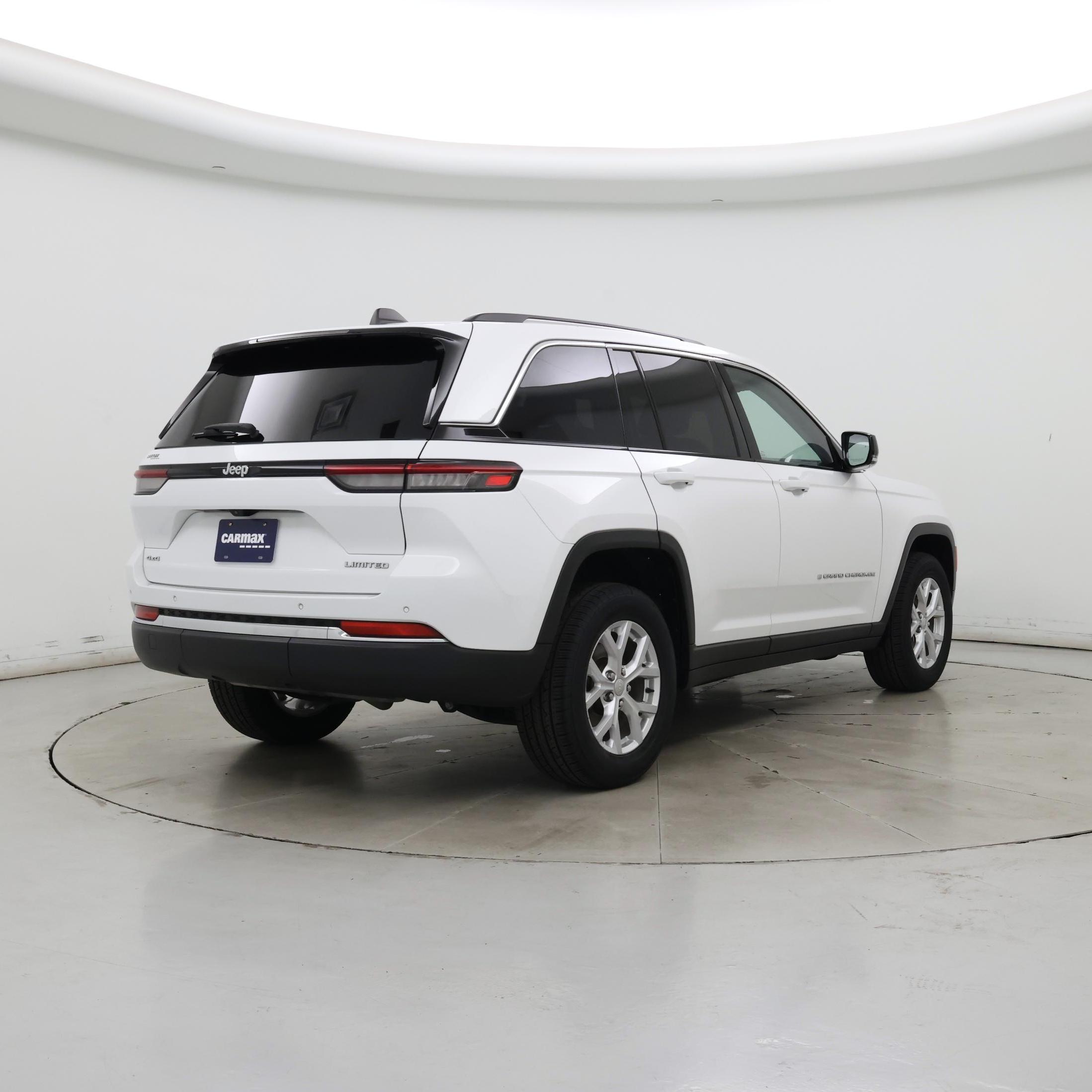 Thumbnail: 2023 Jeep Grand Cherokee - 8