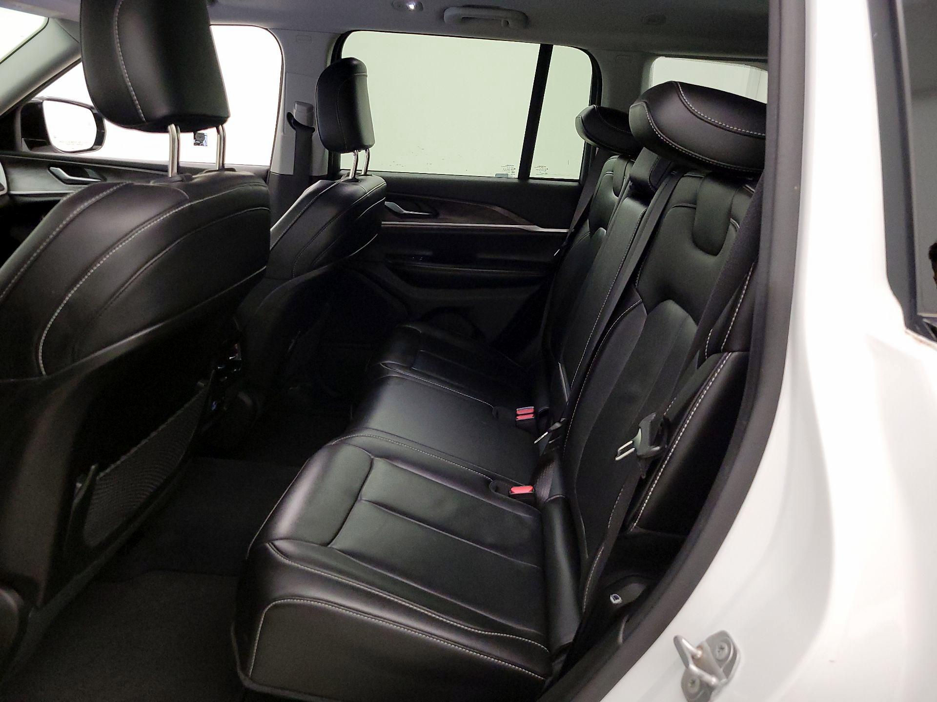 Thumbnail: 2023 Jeep Grand Cherokee - 20