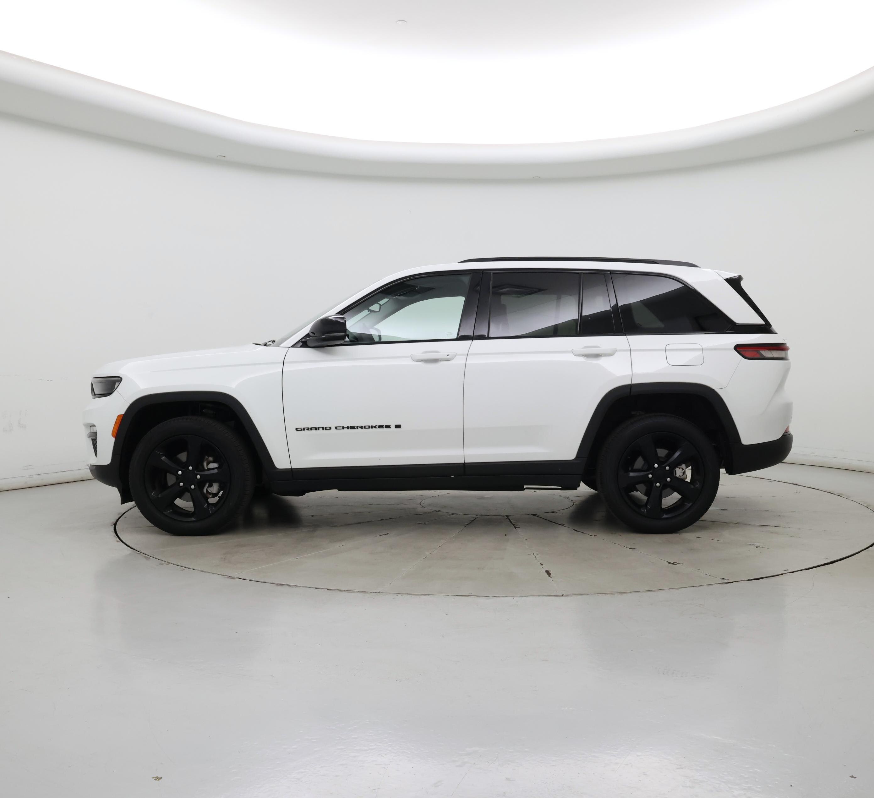 Thumbnail: 2023 Jeep Grand Cherokee - 3