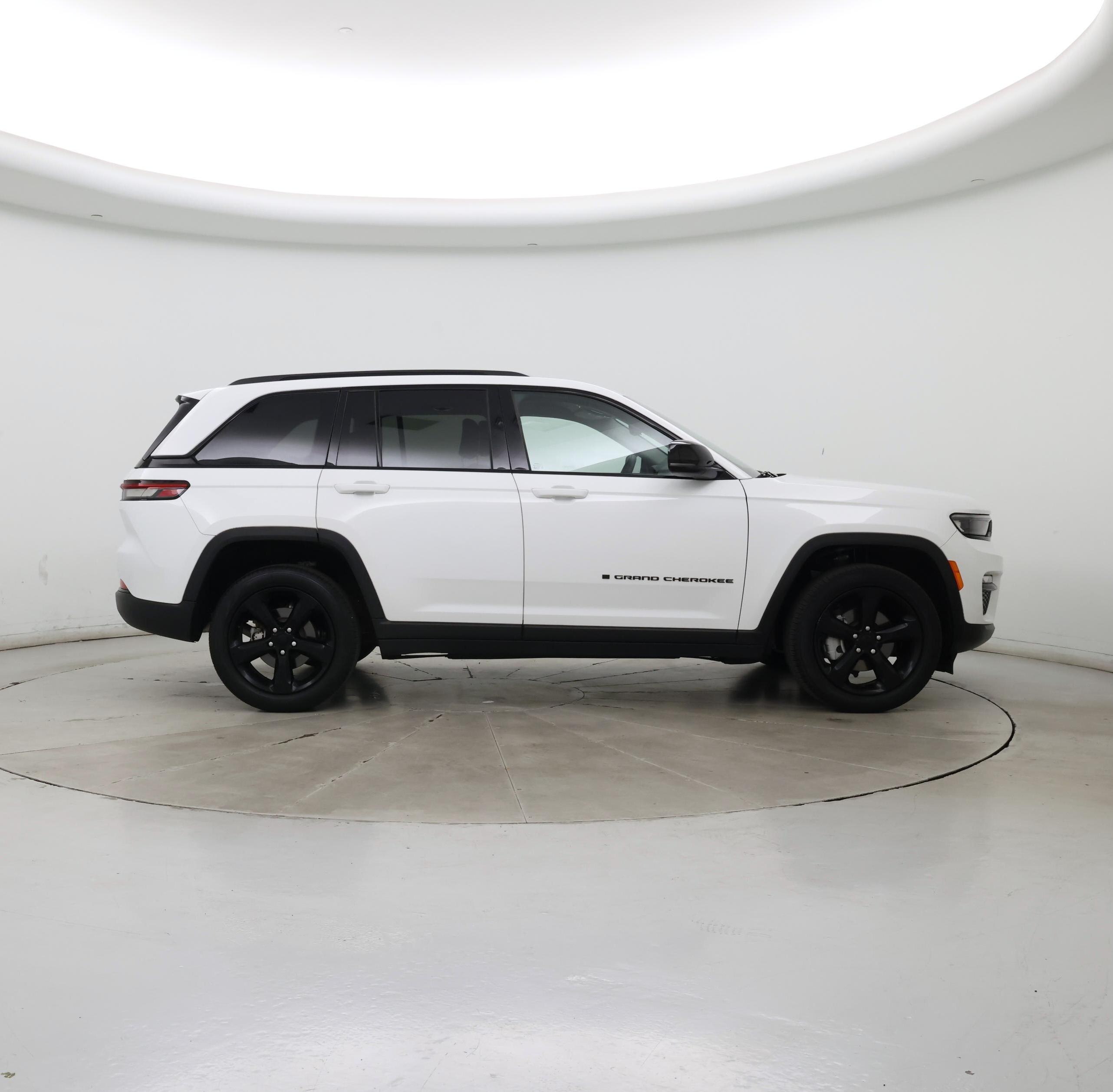 Thumbnail: 2023 Jeep Grand Cherokee - 7