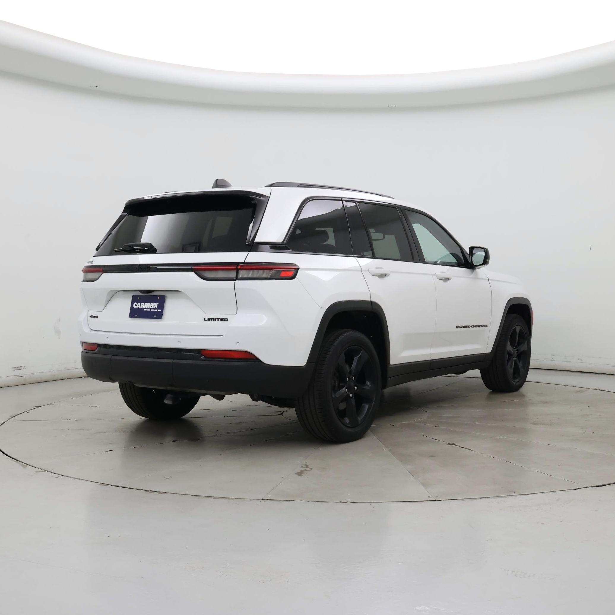 Thumbnail: 2023 Jeep Grand Cherokee - 8