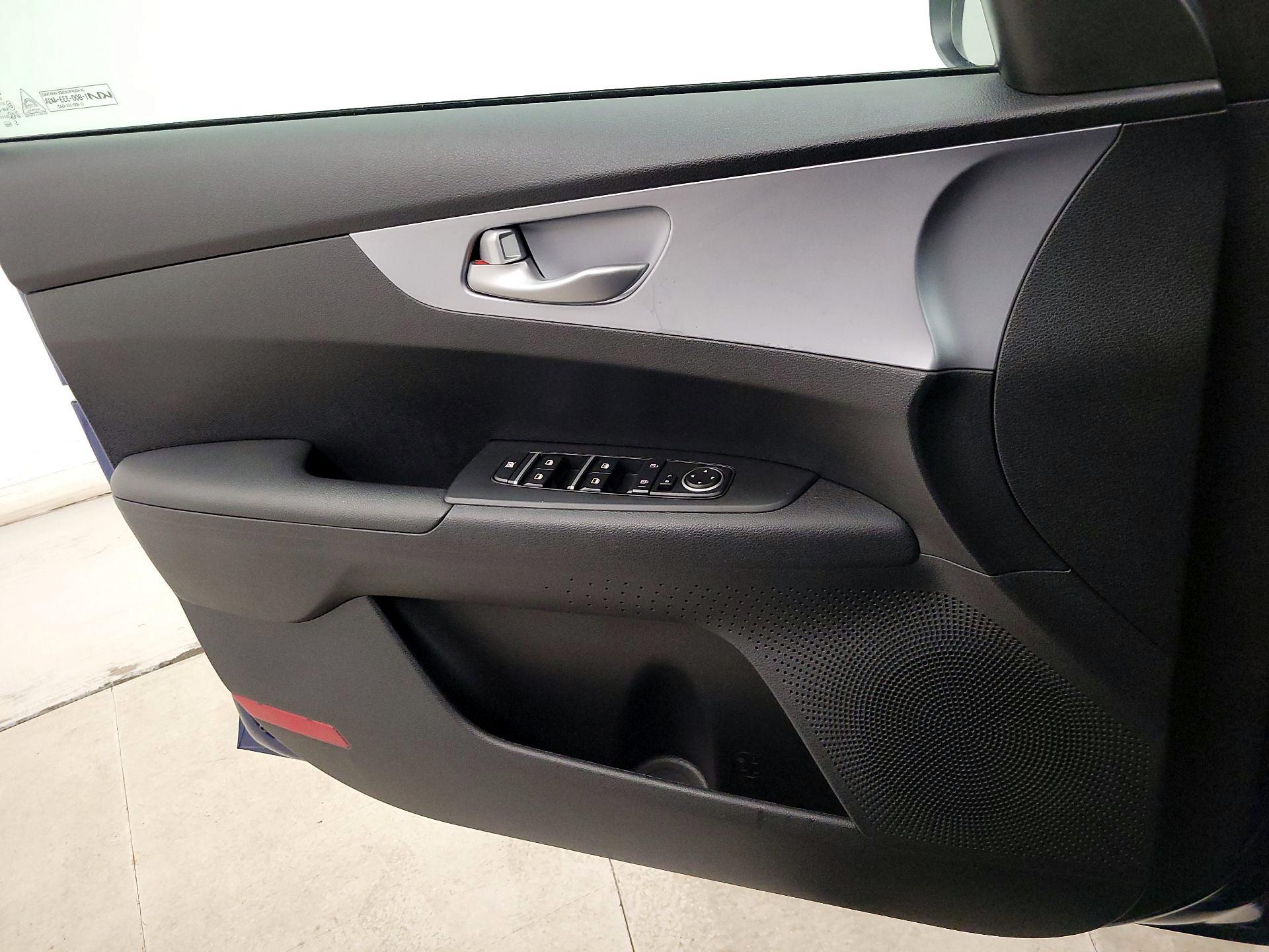 Thumbnail: 2023 Kia Forte - 12