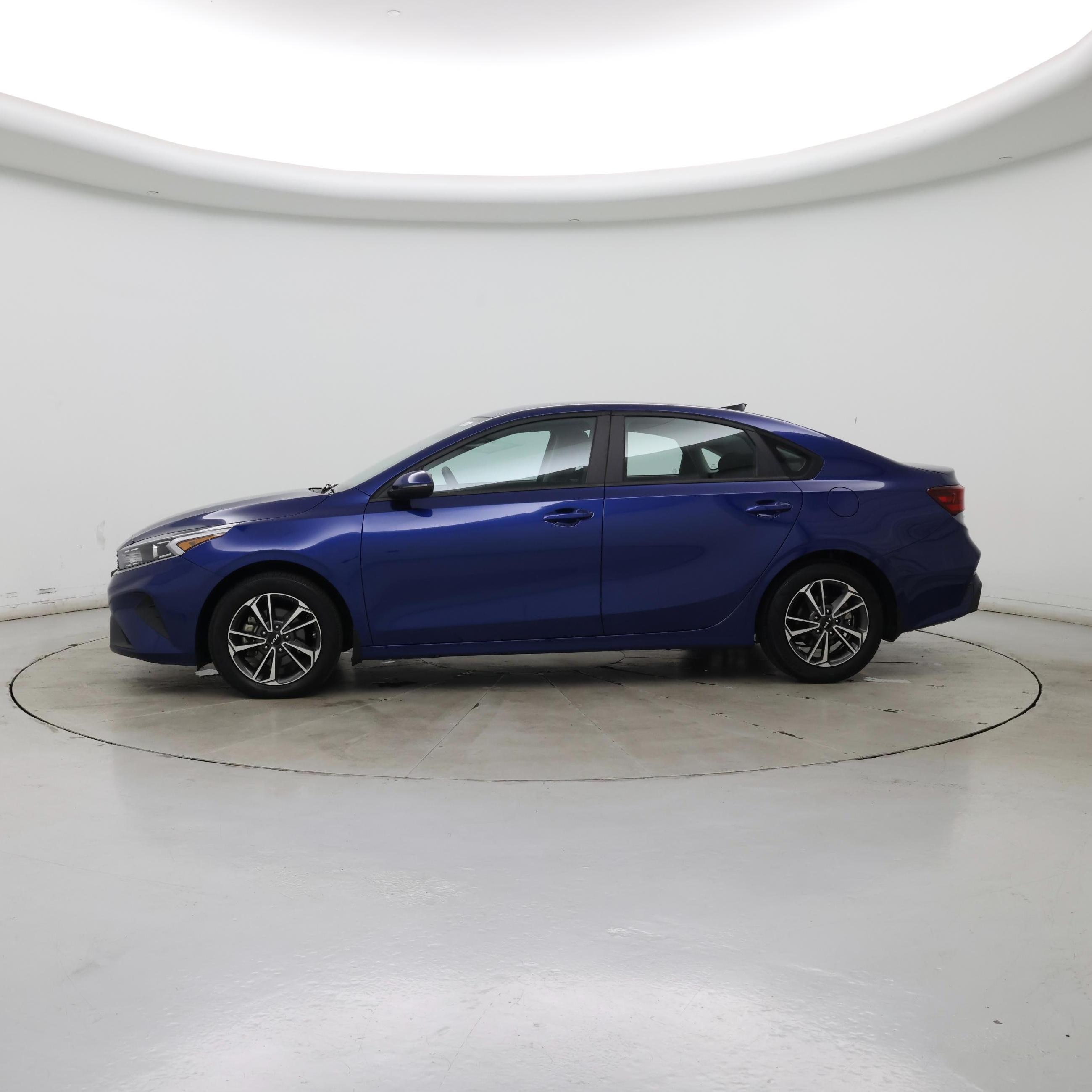 Thumbnail: 2023 Kia Forte - 3