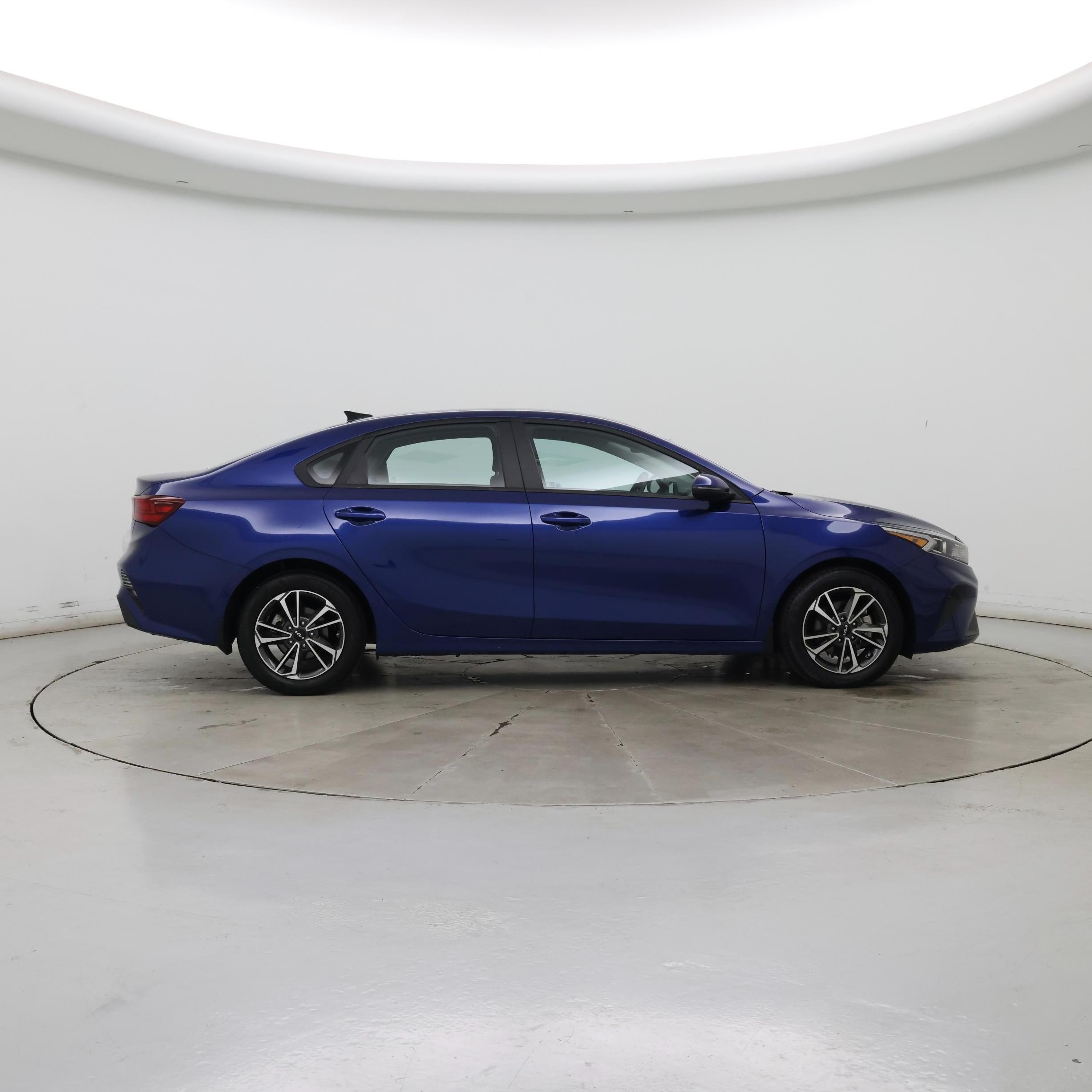 Thumbnail: 2023 Kia Forte - 7