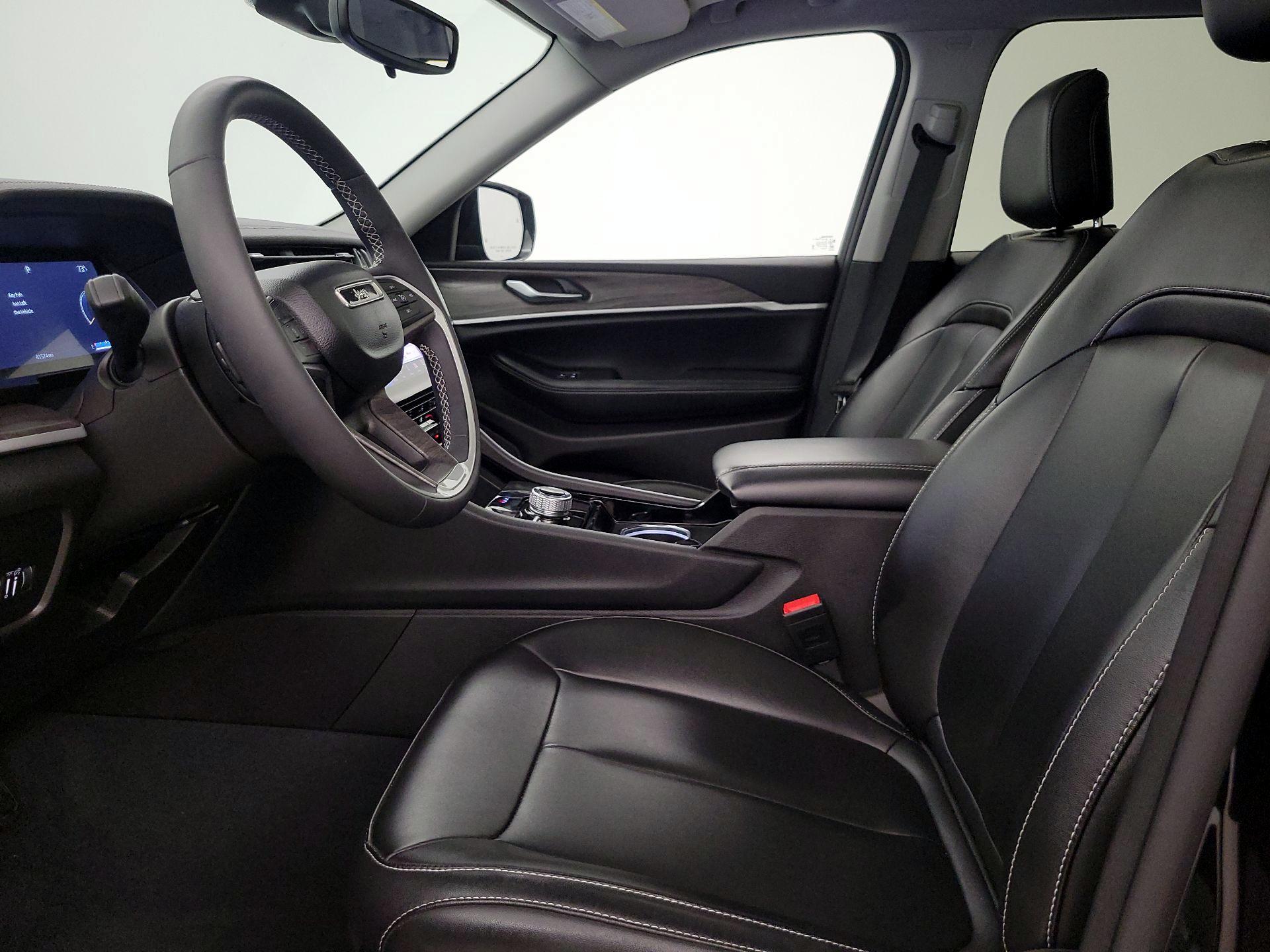 Thumbnail: 2023 Jeep Grand Cherokee - 11