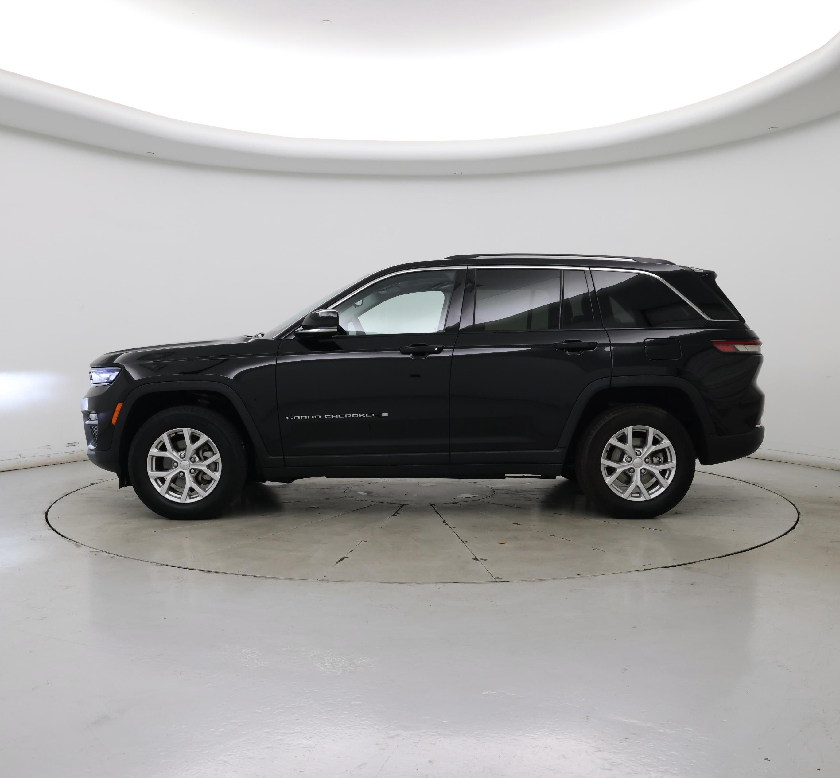 Thumbnail: 2023 Jeep Grand Cherokee - 3