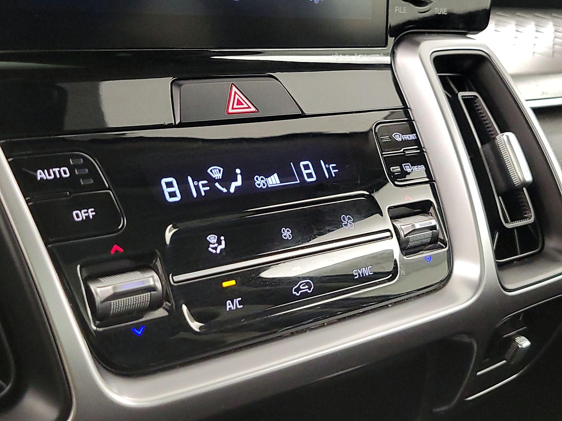 Thumbnail: 2021 Kia Sorento - 16