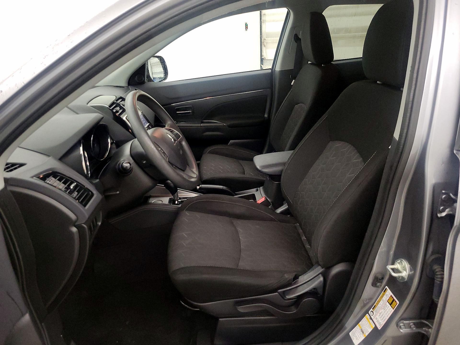 Thumbnail: 2020 Mitsubishi Outlander Sport - 11