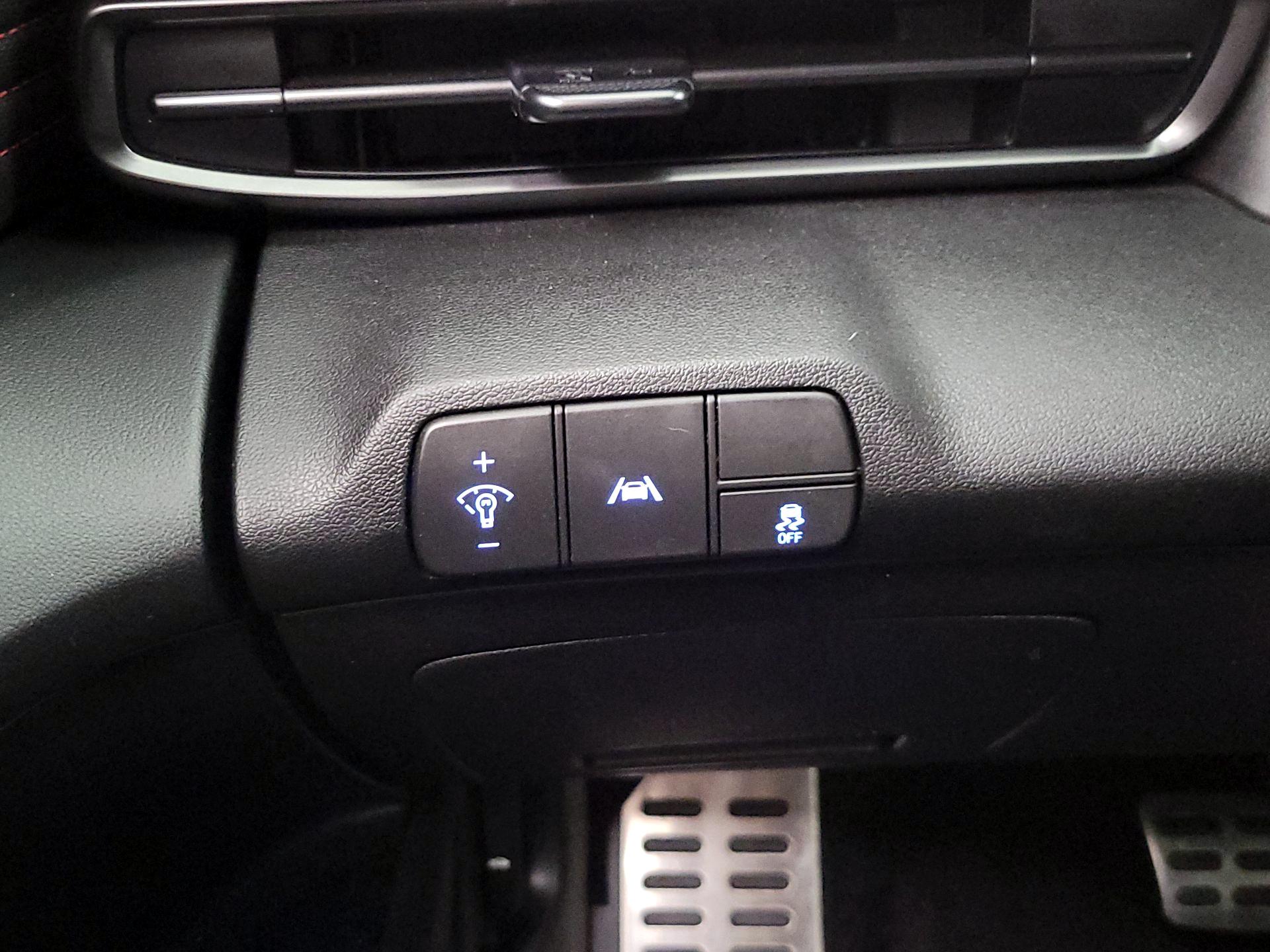 Thumbnail: 2023 Hyundai Elantra - 13