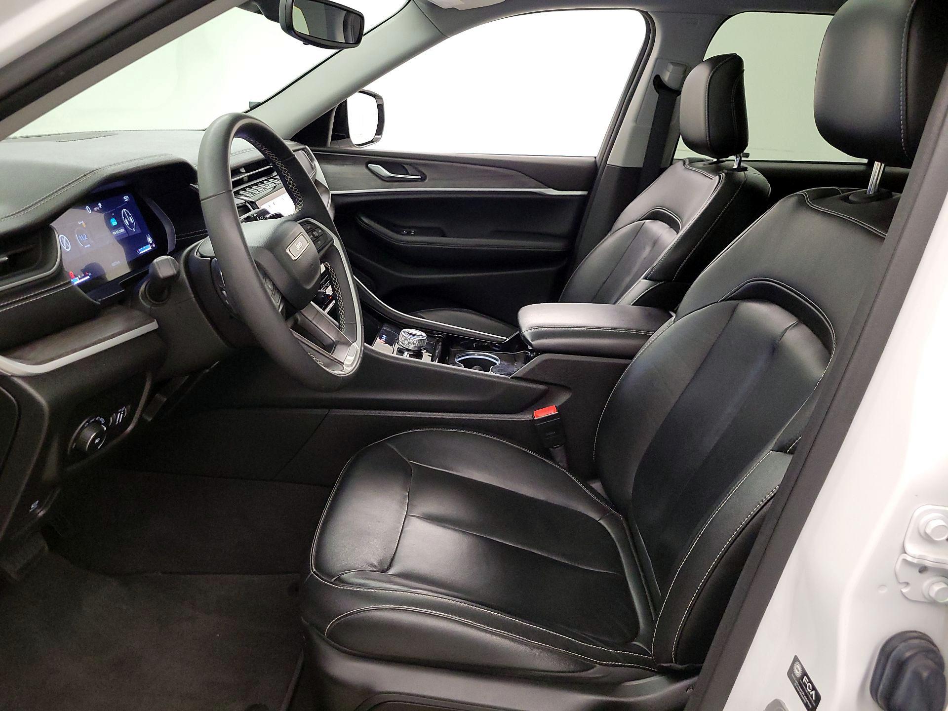 Thumbnail: 2023 Jeep Grand Cherokee - 11