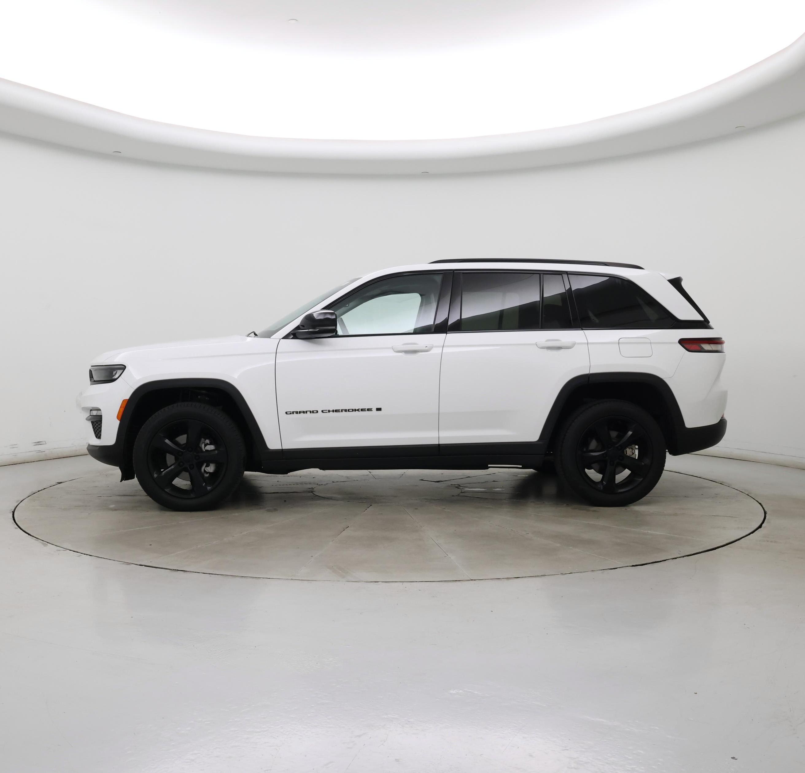 Thumbnail: 2023 Jeep Grand Cherokee - 3