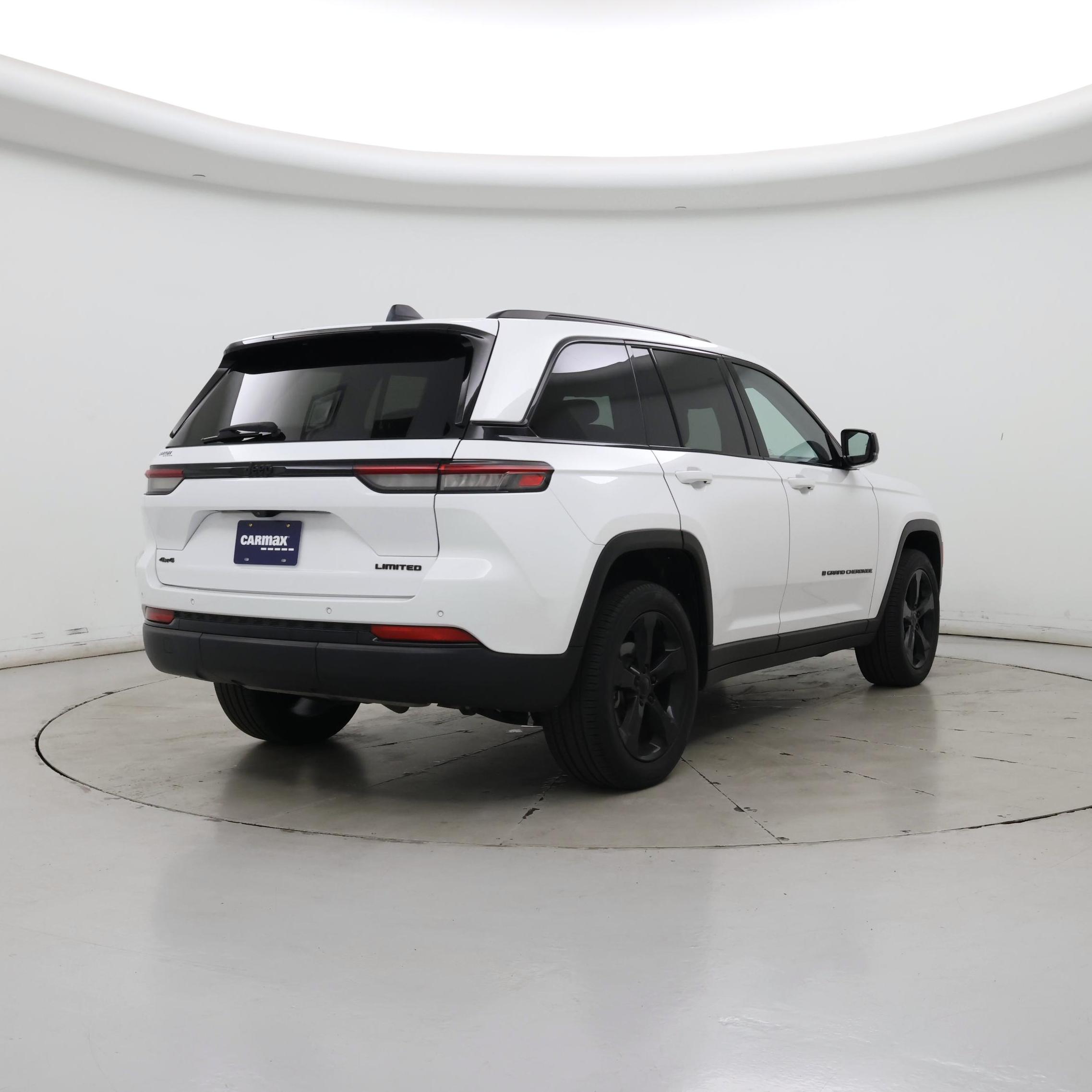 Thumbnail: 2023 Jeep Grand Cherokee - 8