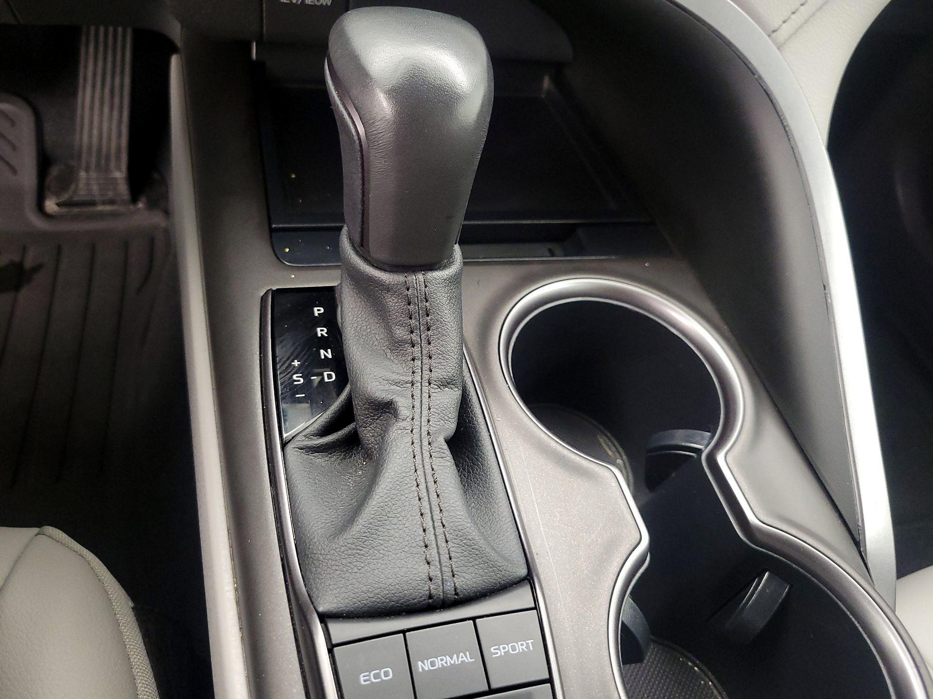 Thumbnail: 2023 Toyota Camry - 17