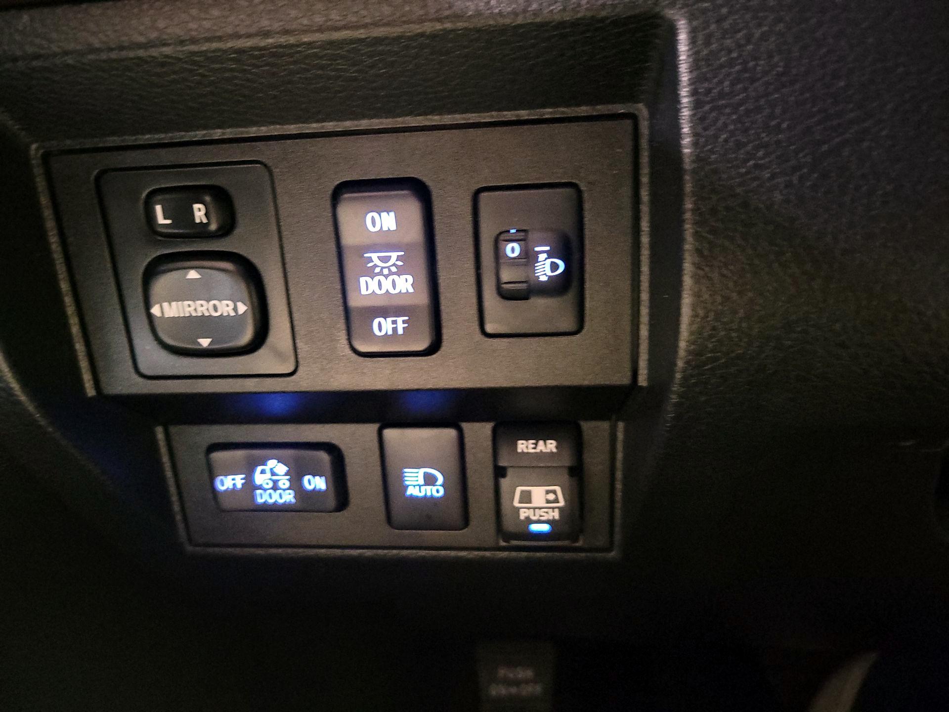 Thumbnail: 2019 Toyota Tundra - 13