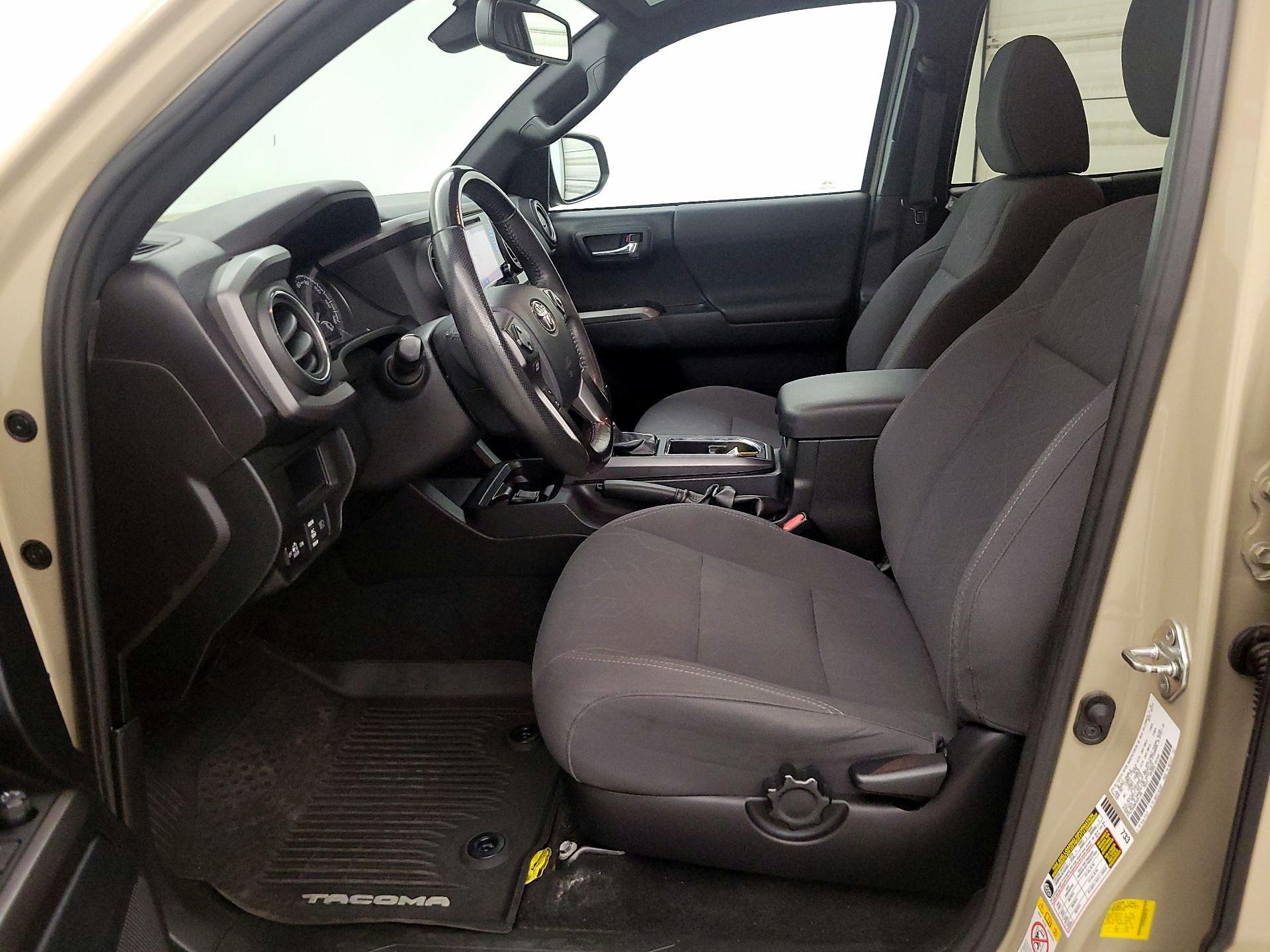 Thumbnail: 2019 Toyota Tacoma - 11