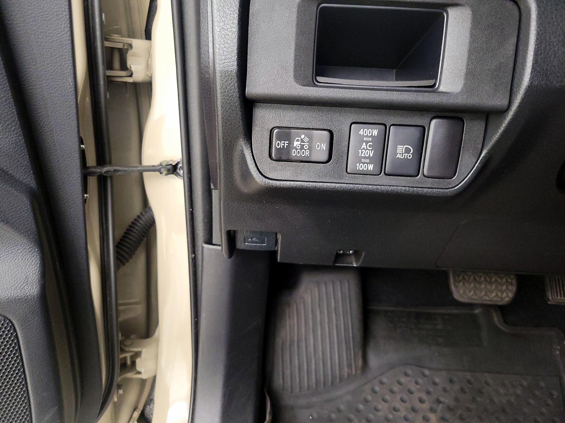 Thumbnail: 2019 Toyota Tacoma - 13