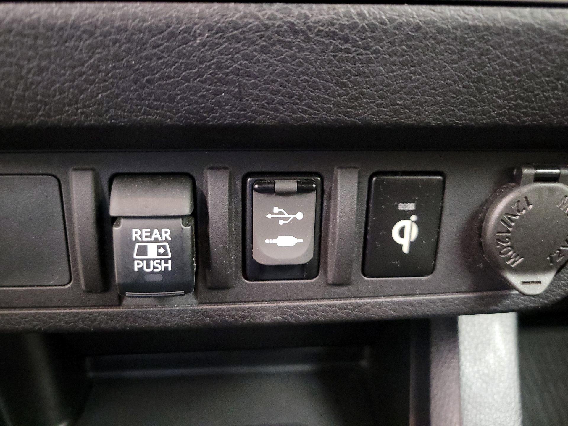 Thumbnail: 2019 Toyota Tacoma - 19