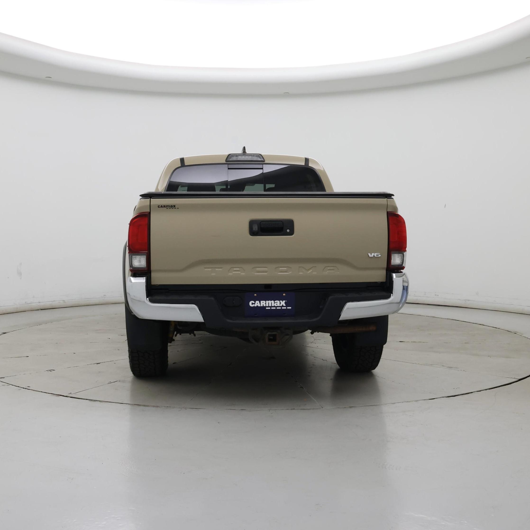 Thumbnail: 2019 Toyota Tacoma - 6