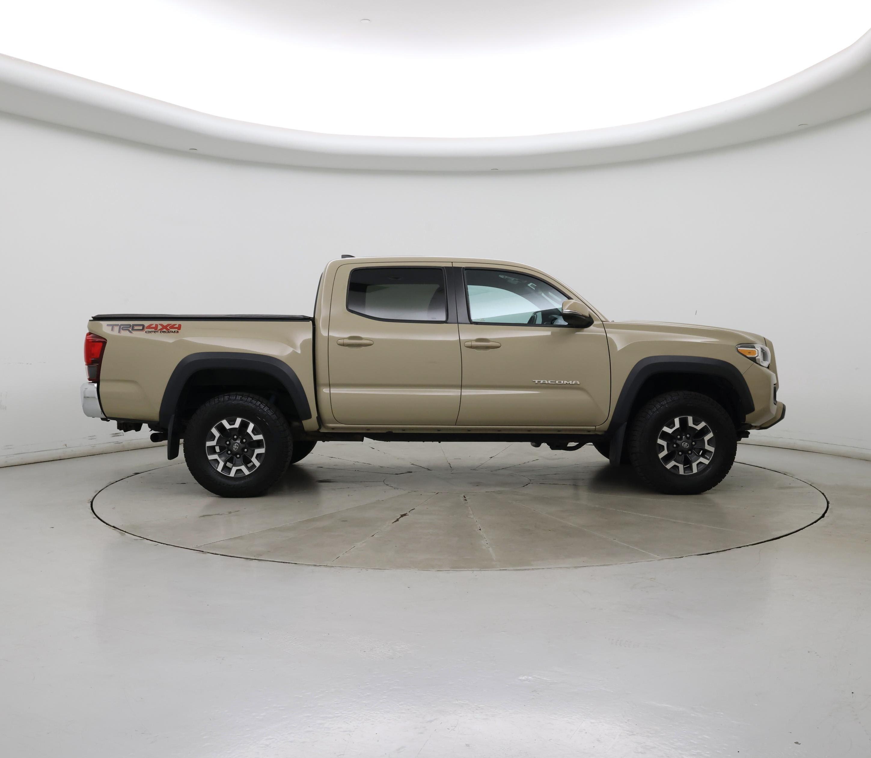 Thumbnail: 2019 Toyota Tacoma - 7
