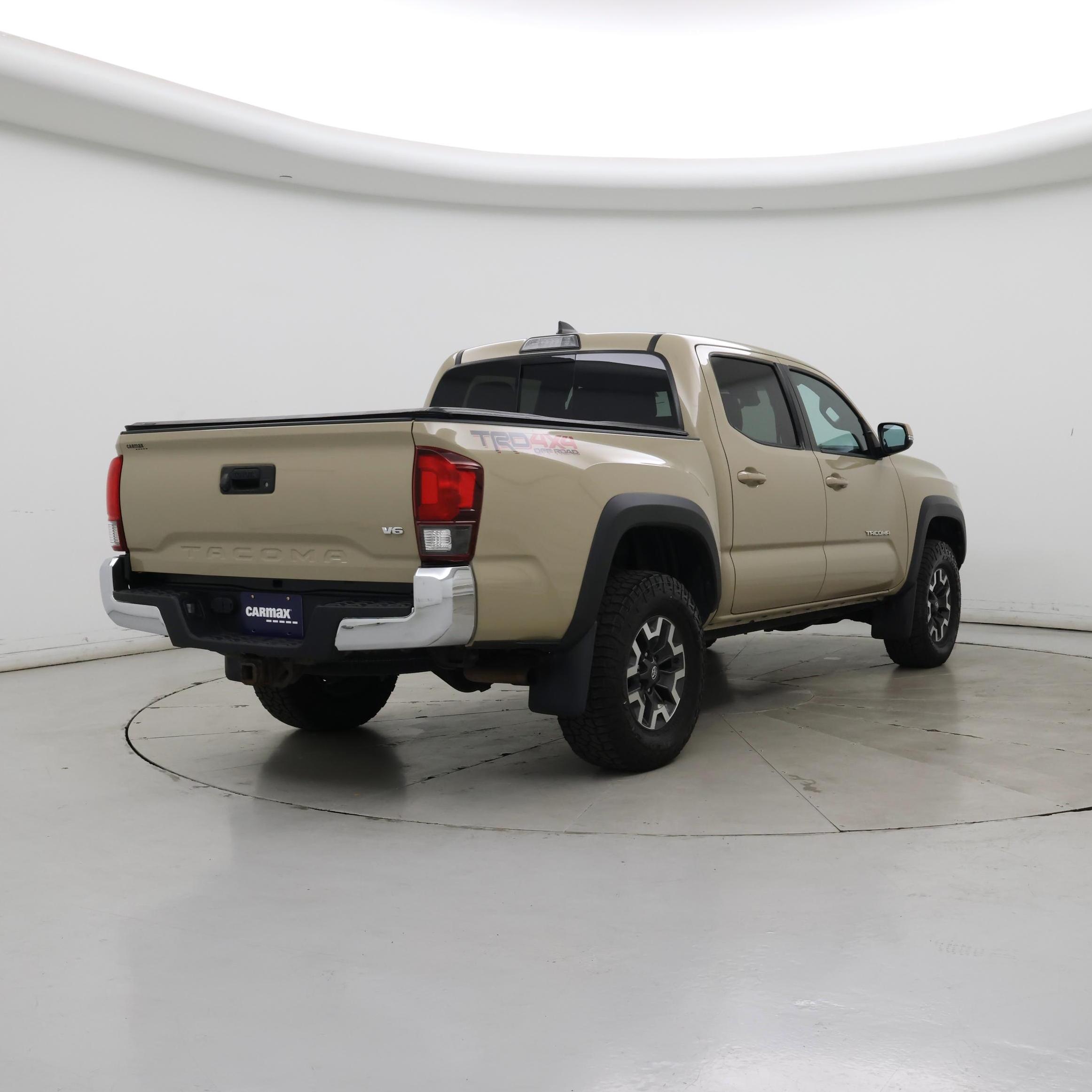 Thumbnail: 2019 Toyota Tacoma - 8