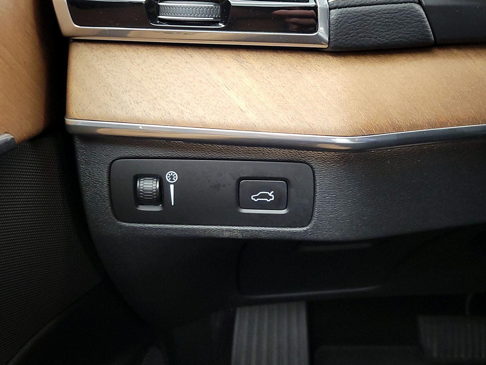 Thumbnail: 2019 Volvo XC90 - 13