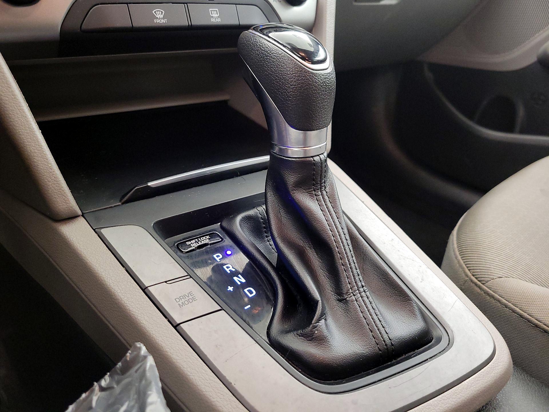 Thumbnail: 2017 Hyundai Elantra - 17