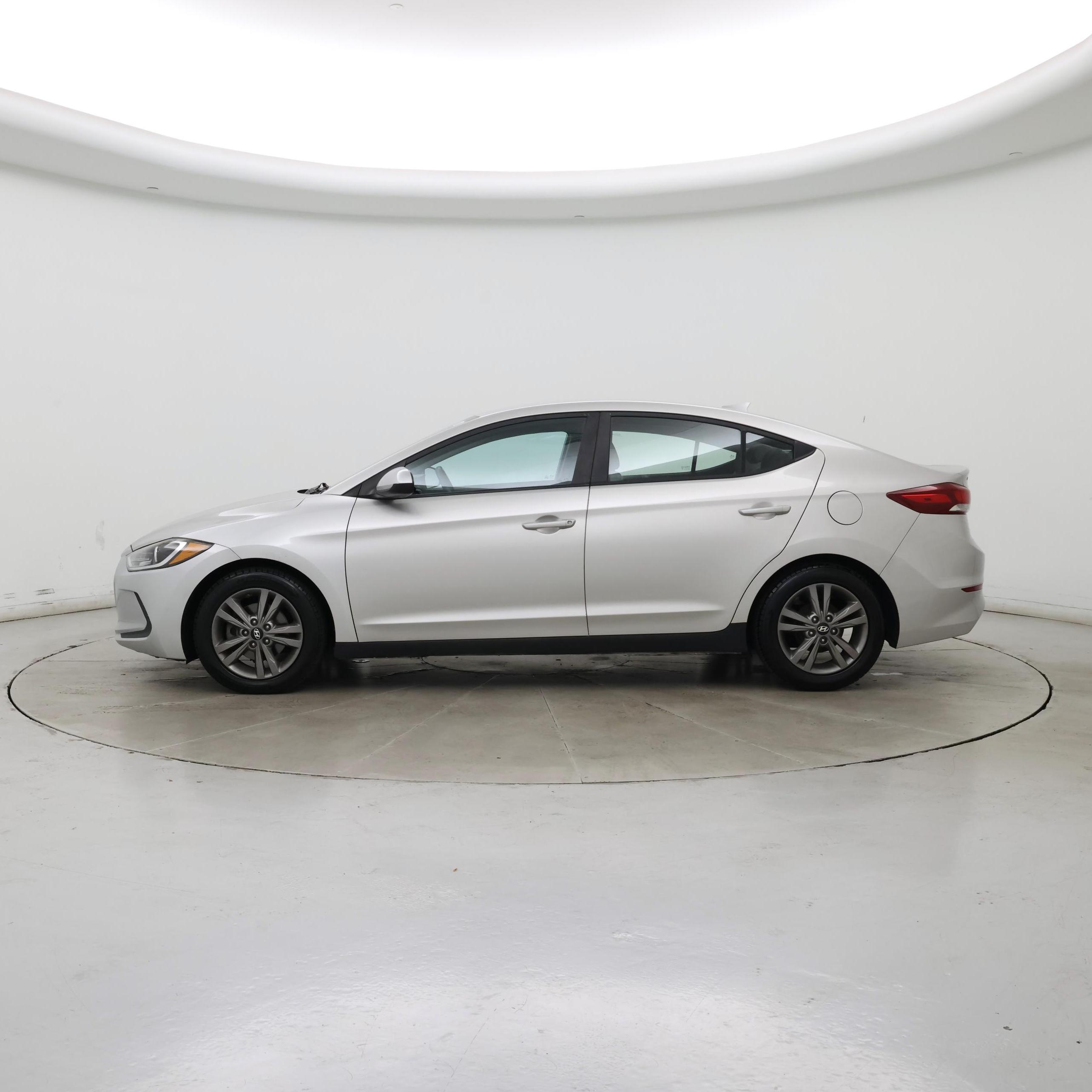 Thumbnail: 2017 Hyundai Elantra - 3