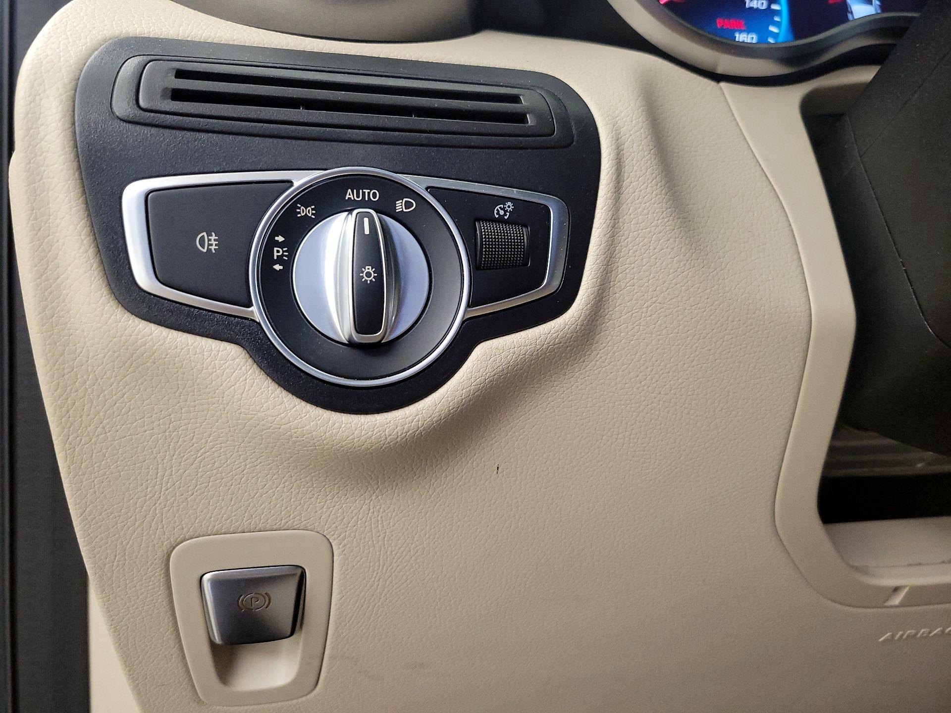 Thumbnail: 2021 Mercedes-Benz GLC - 13