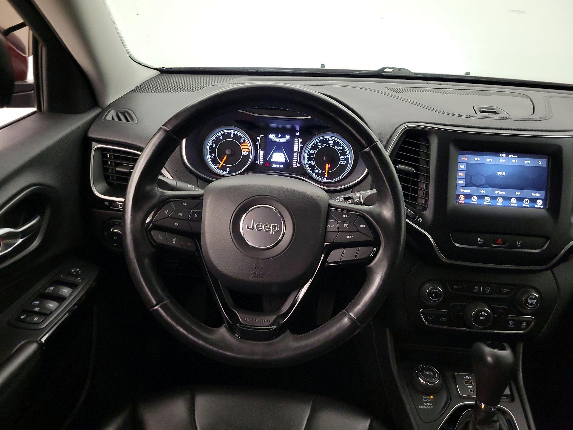 Thumbnail: 2021 Jeep Cherokee - 10