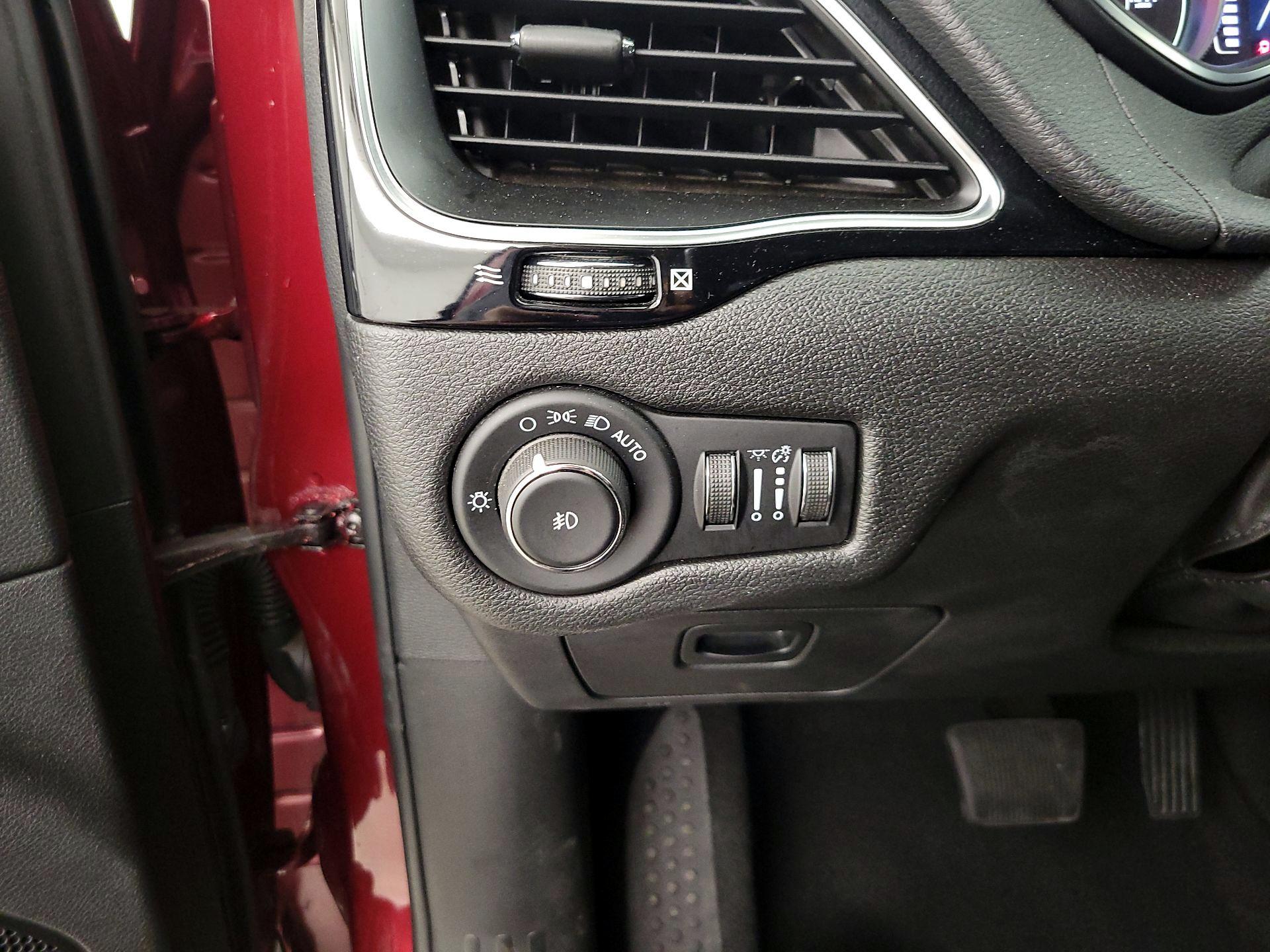 Thumbnail: 2021 Jeep Cherokee - 13