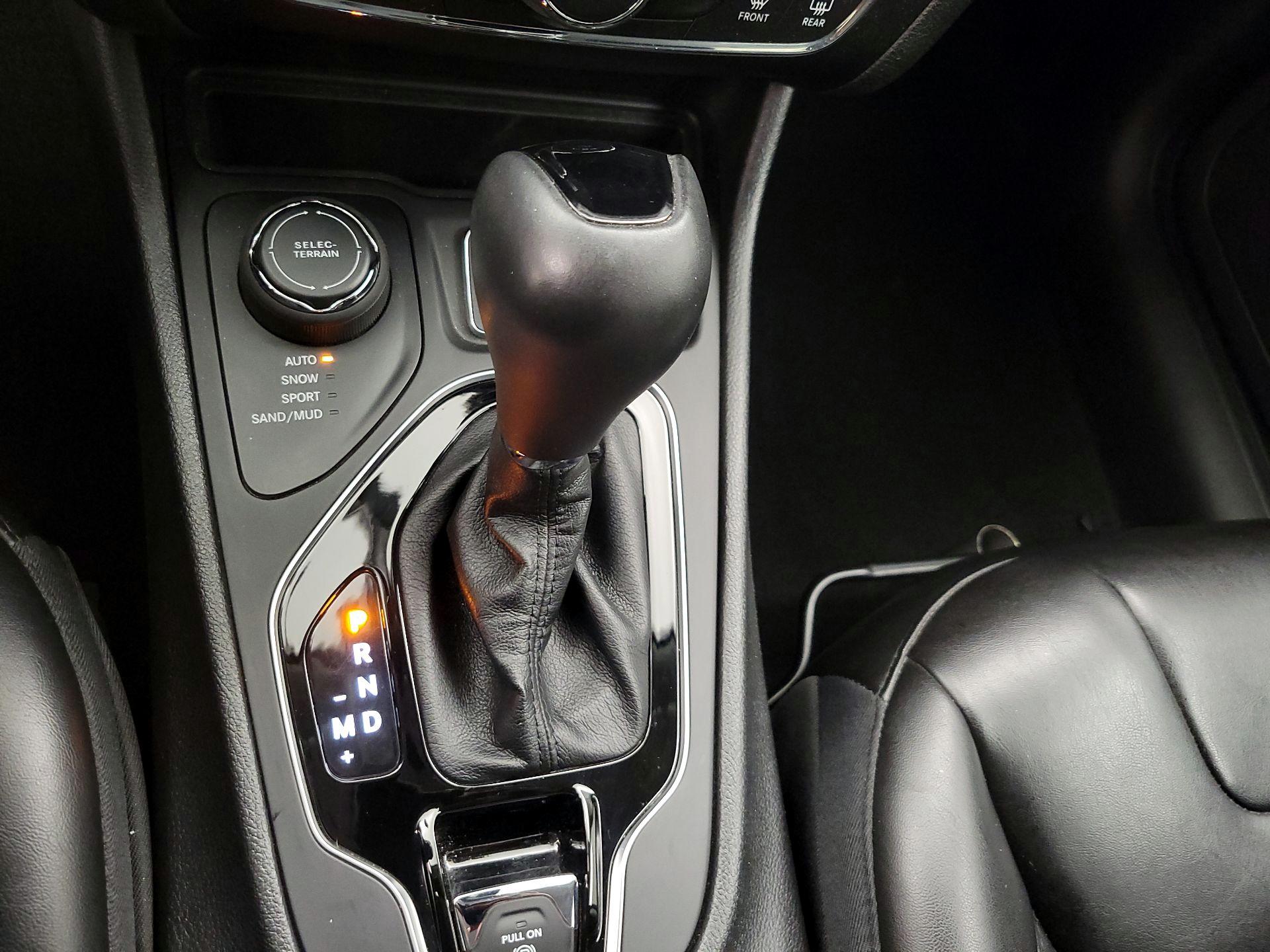 Thumbnail: 2021 Jeep Cherokee - 17