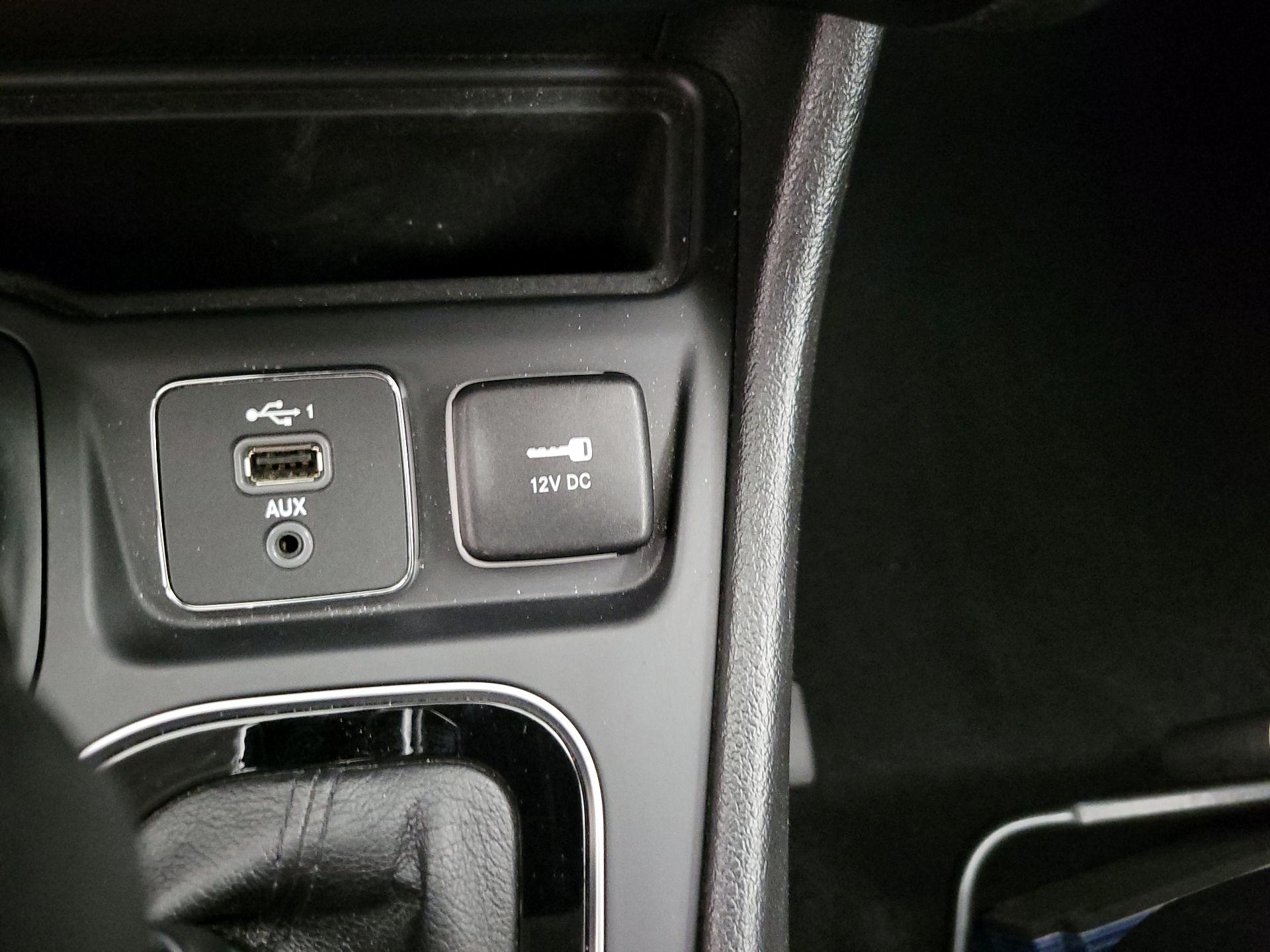 Thumbnail: 2021 Jeep Cherokee - 18