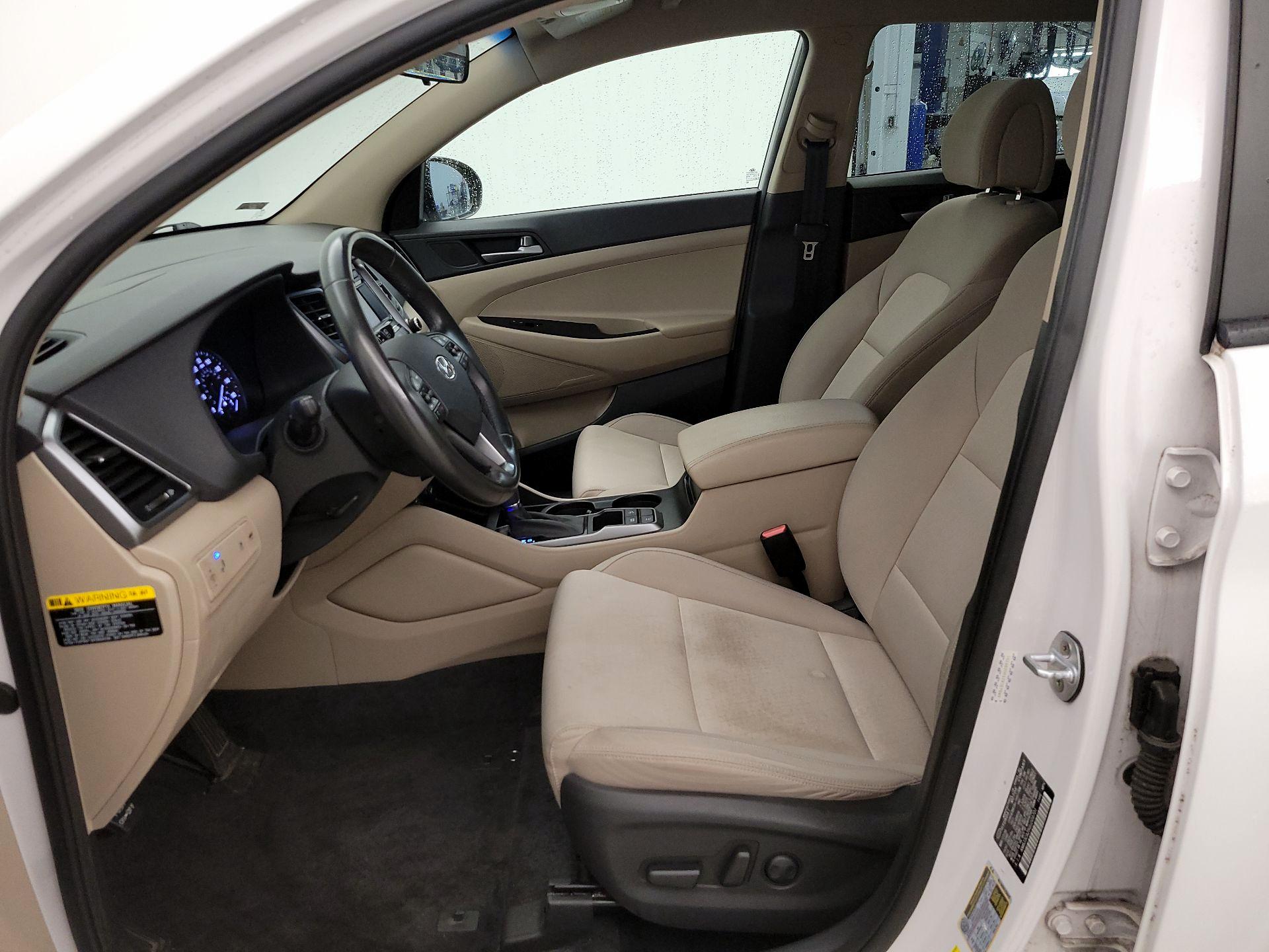 Thumbnail: 2016 Hyundai Tucson - 11