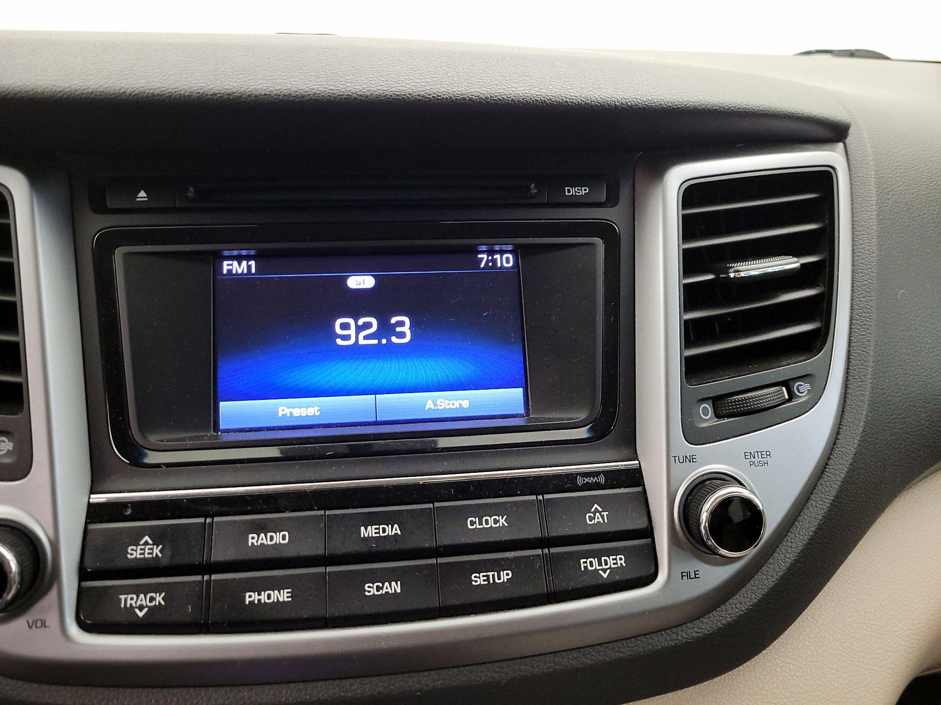 Thumbnail: 2016 Hyundai Tucson - 15