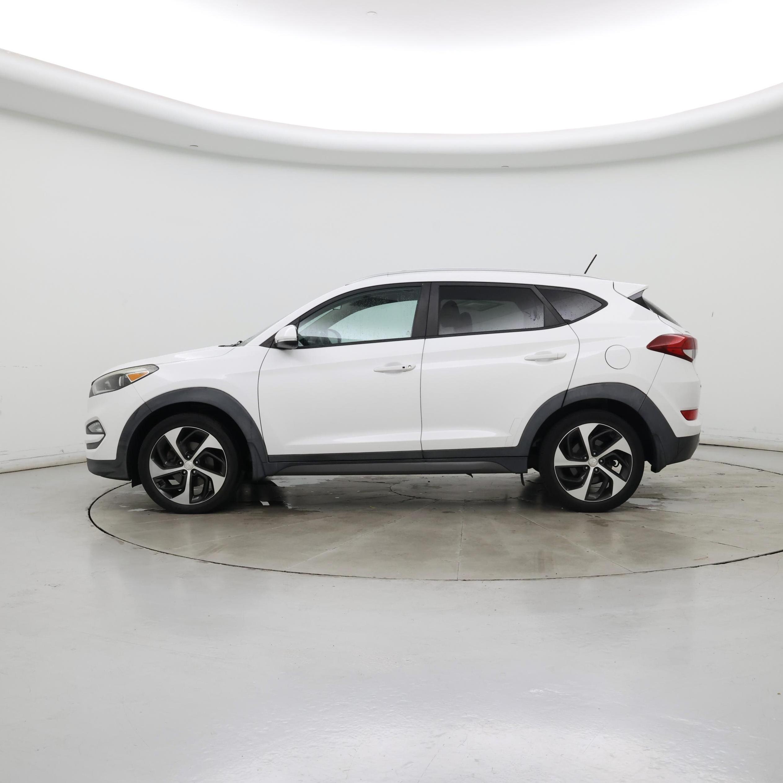 Thumbnail: 2016 Hyundai Tucson - 3